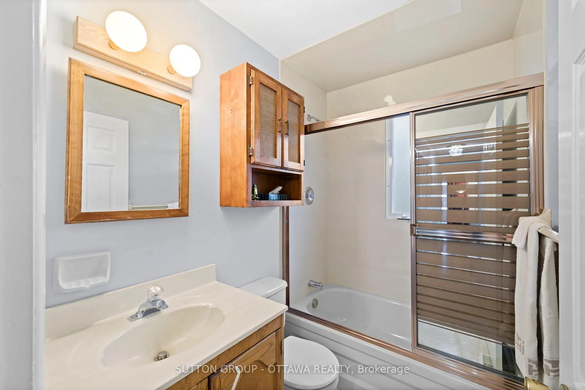 Photo 21 of 624 Mutual Street, Ottawa, Castle Heights/Rideau High — HOMEH