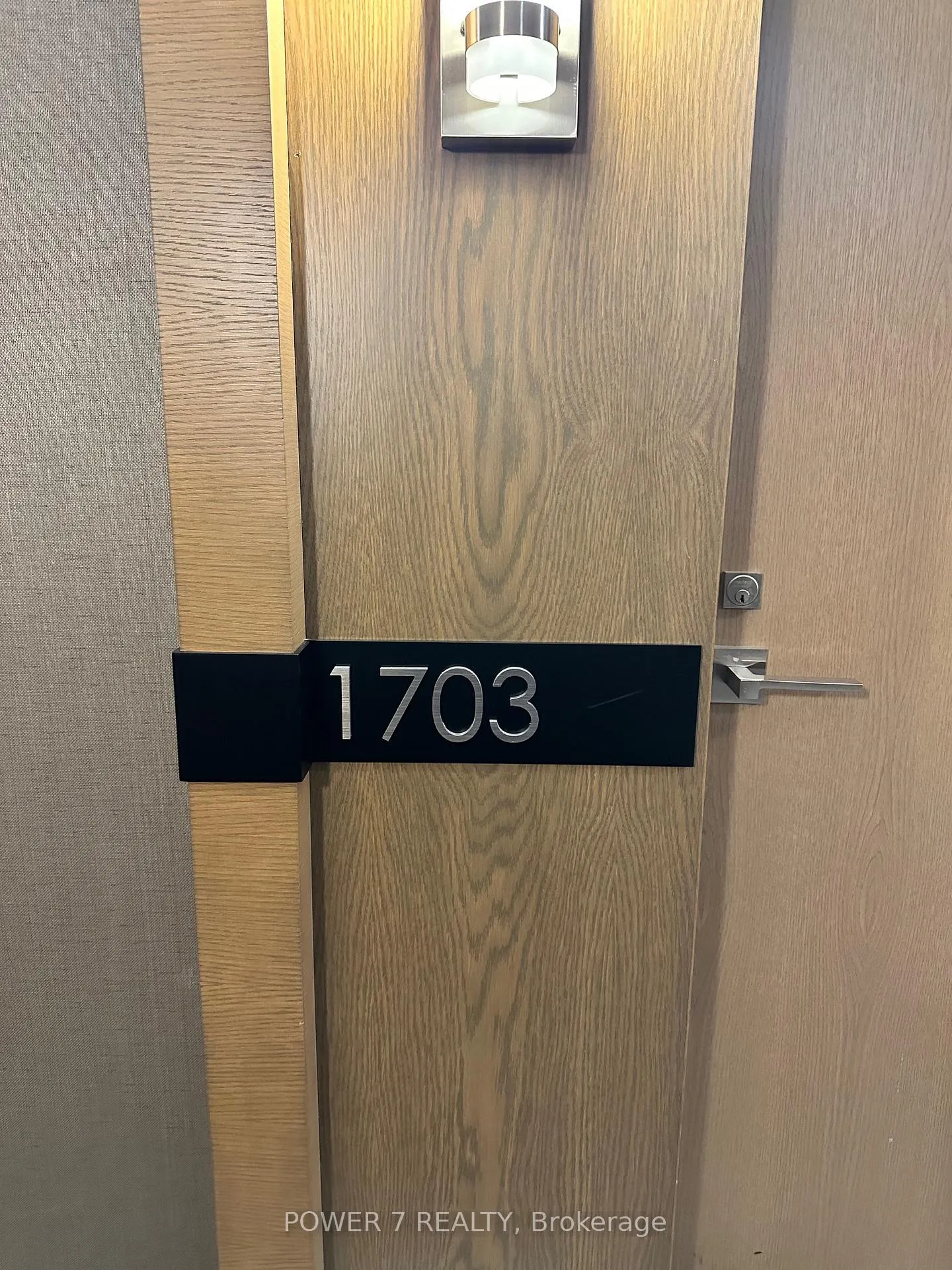 Photo 6 of Unit 1703, 18 Uptown Drive, Markham, Unionville — HOMEH