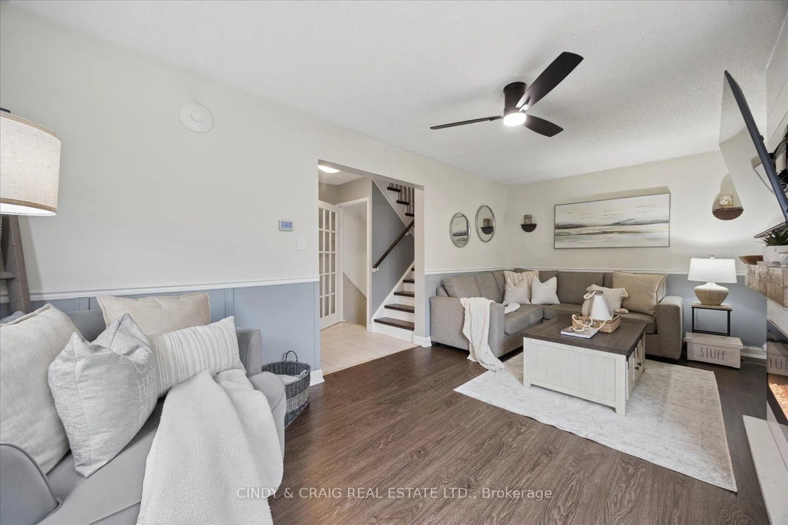 Photo 3 of 31 Hillhurst Crescent, Clarington, Courtice — HOMEH