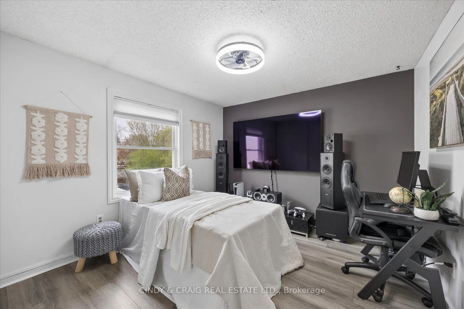 Photo 12 of 31 Hillhurst Crescent, Clarington, Courtice — HOMEH
