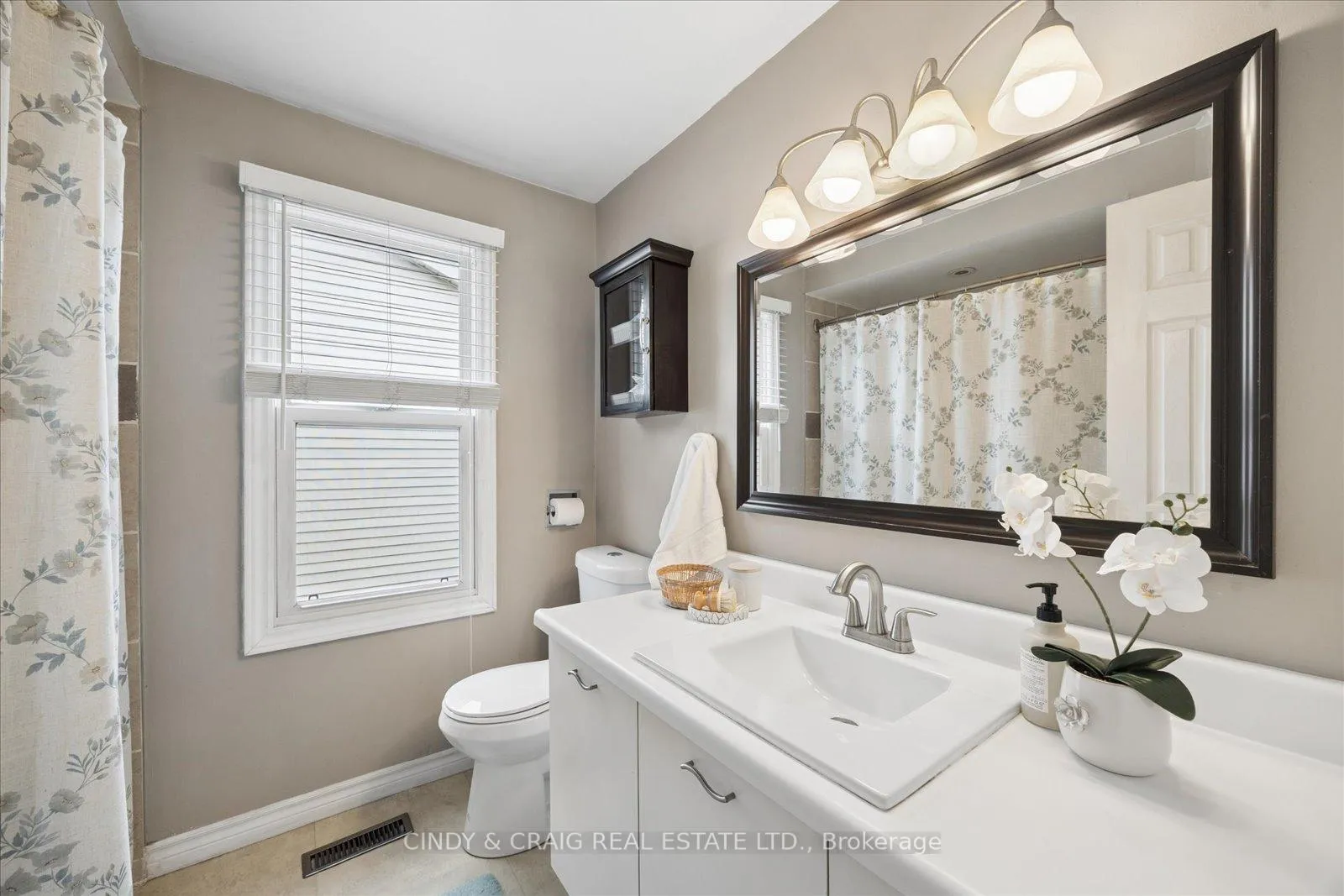 Photo 13 of 31 Hillhurst Crescent, Clarington, Courtice — HOMEH