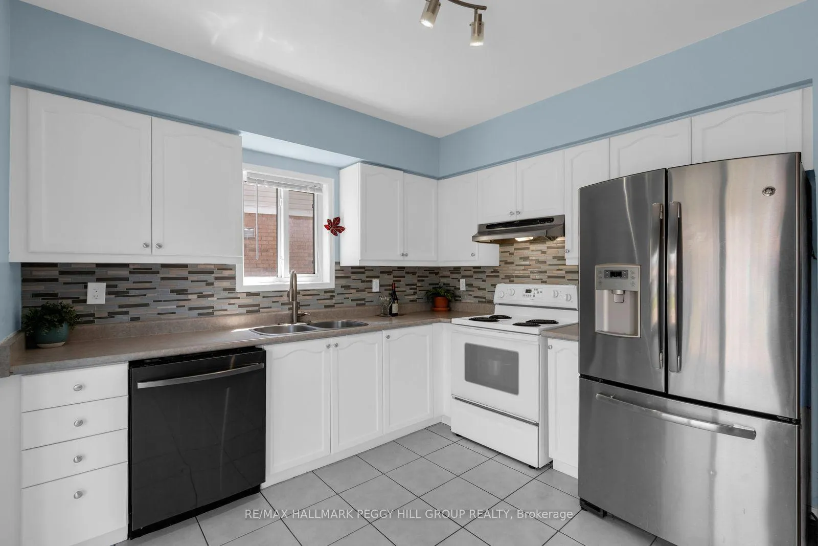 Photo 2 of 135 Maplewood Drive, Essa, Angus — HOMEH