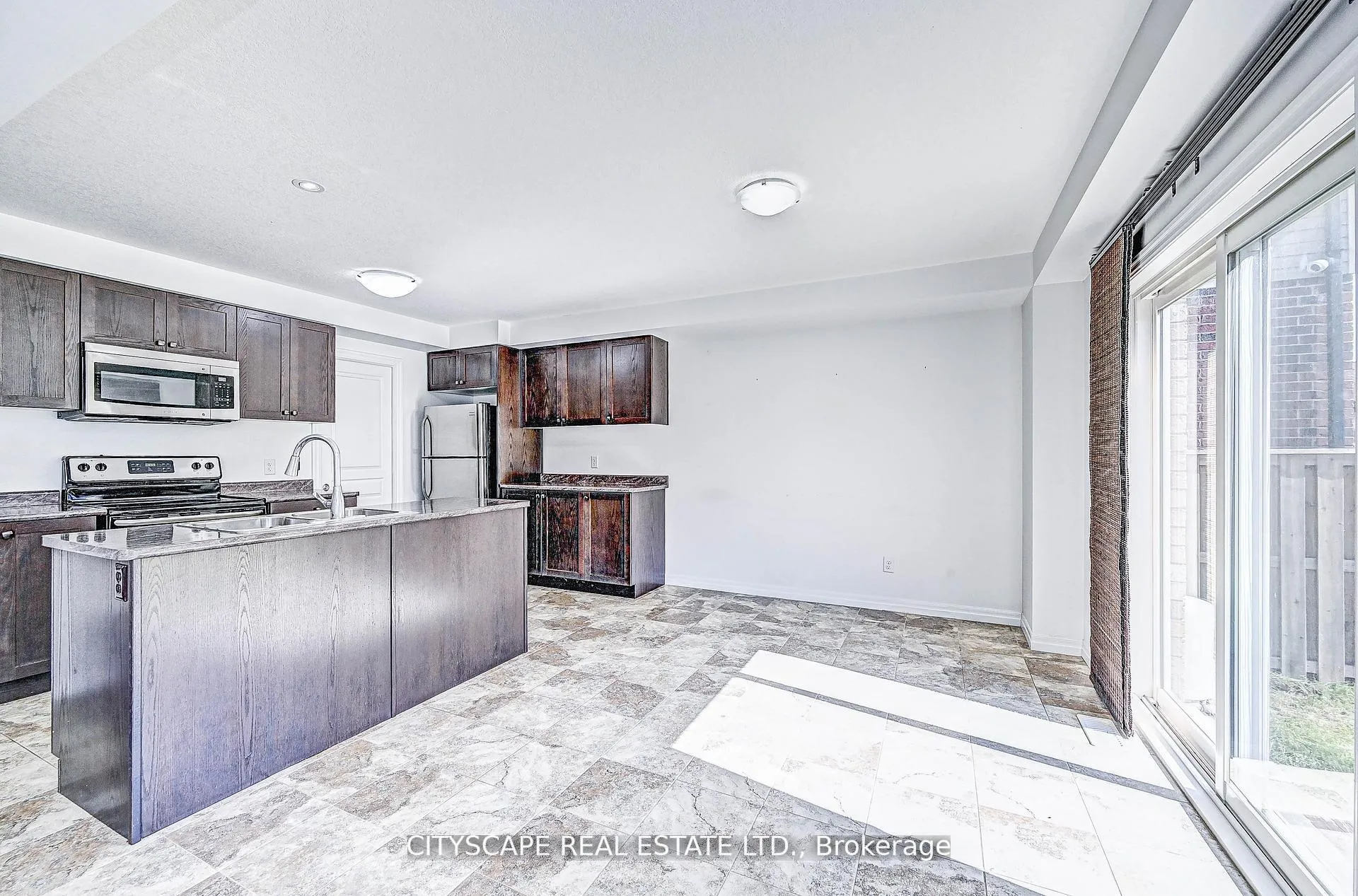 Photo 7 of 6 Castlebay Street, Kitchener, Huron Park — HOMEH