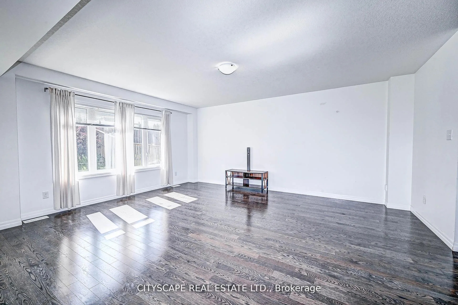 Photo 15 of 6 Castlebay Street, Kitchener, Huron Park — HOMEH