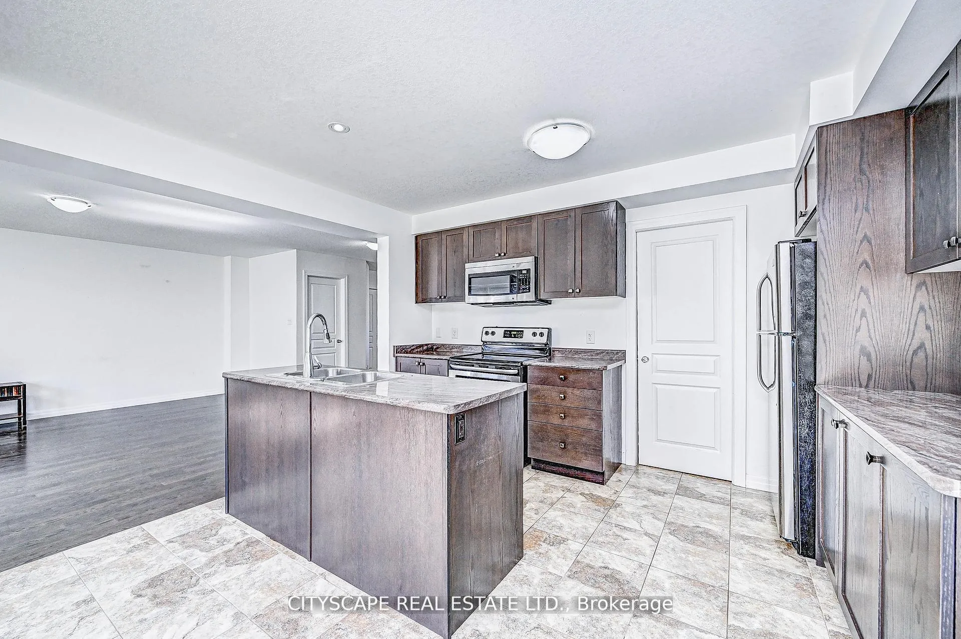 Photo 18 of 6 Castlebay Street, Kitchener, Huron Park — HOMEH