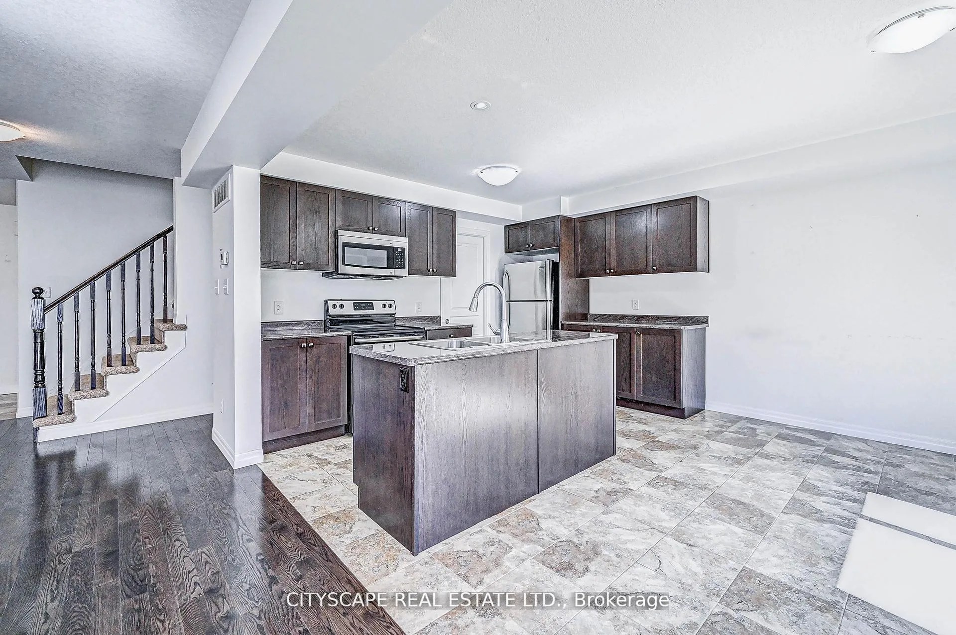 Photo 20 of 6 Castlebay Street, Kitchener, Huron Park — HOMEH
