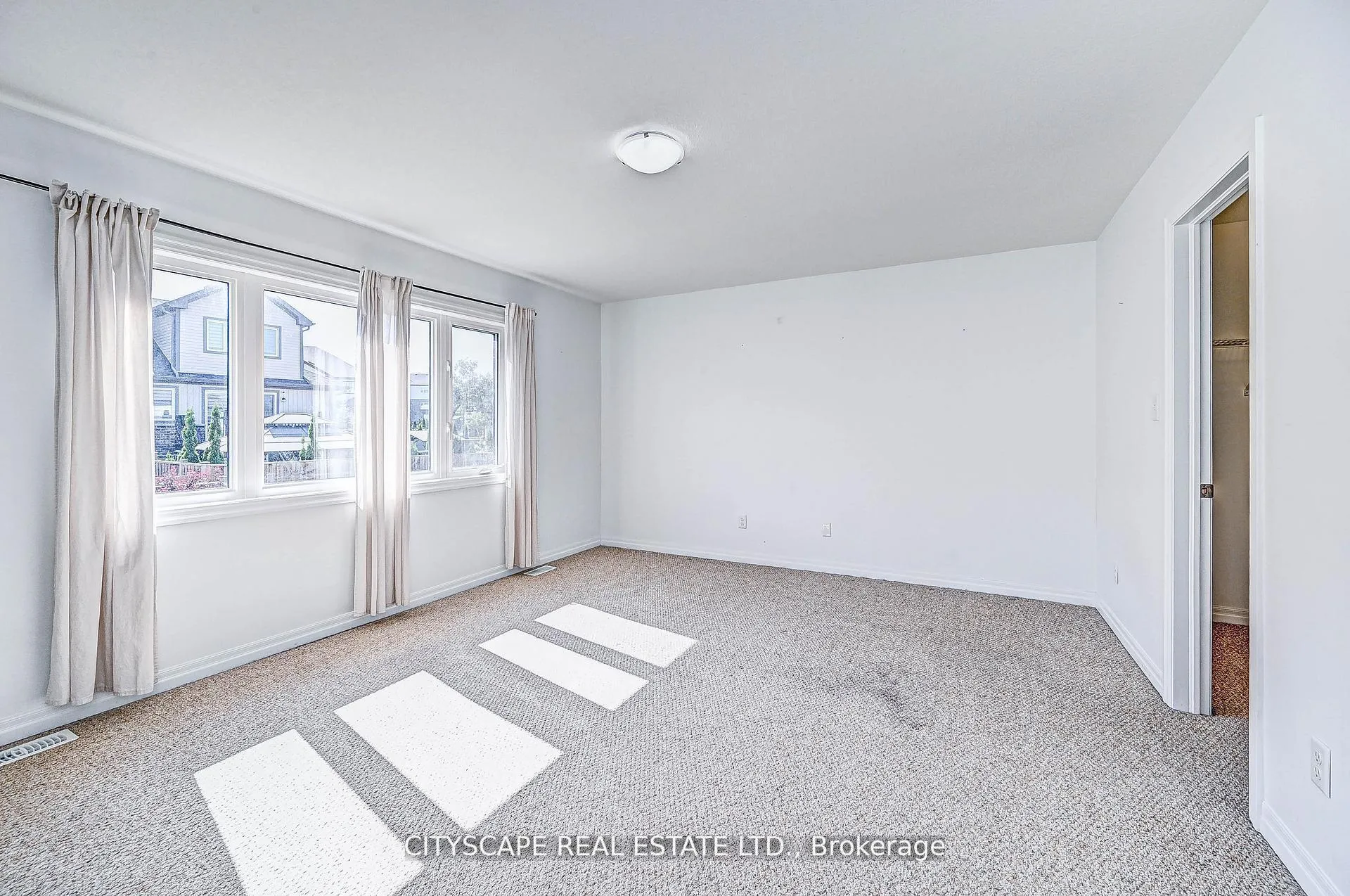 Photo 25 of 6 Castlebay Street, Kitchener, Huron Park — HOMEH