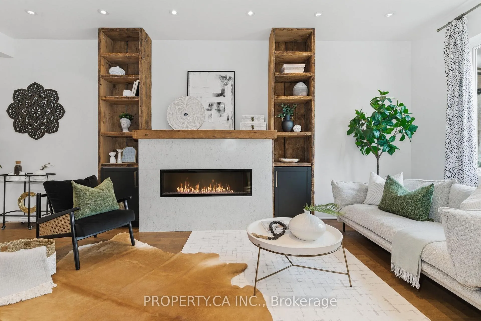 Photo 4 of 45 Swanwick Avenue, Toronto, The Beaches — HOMEH