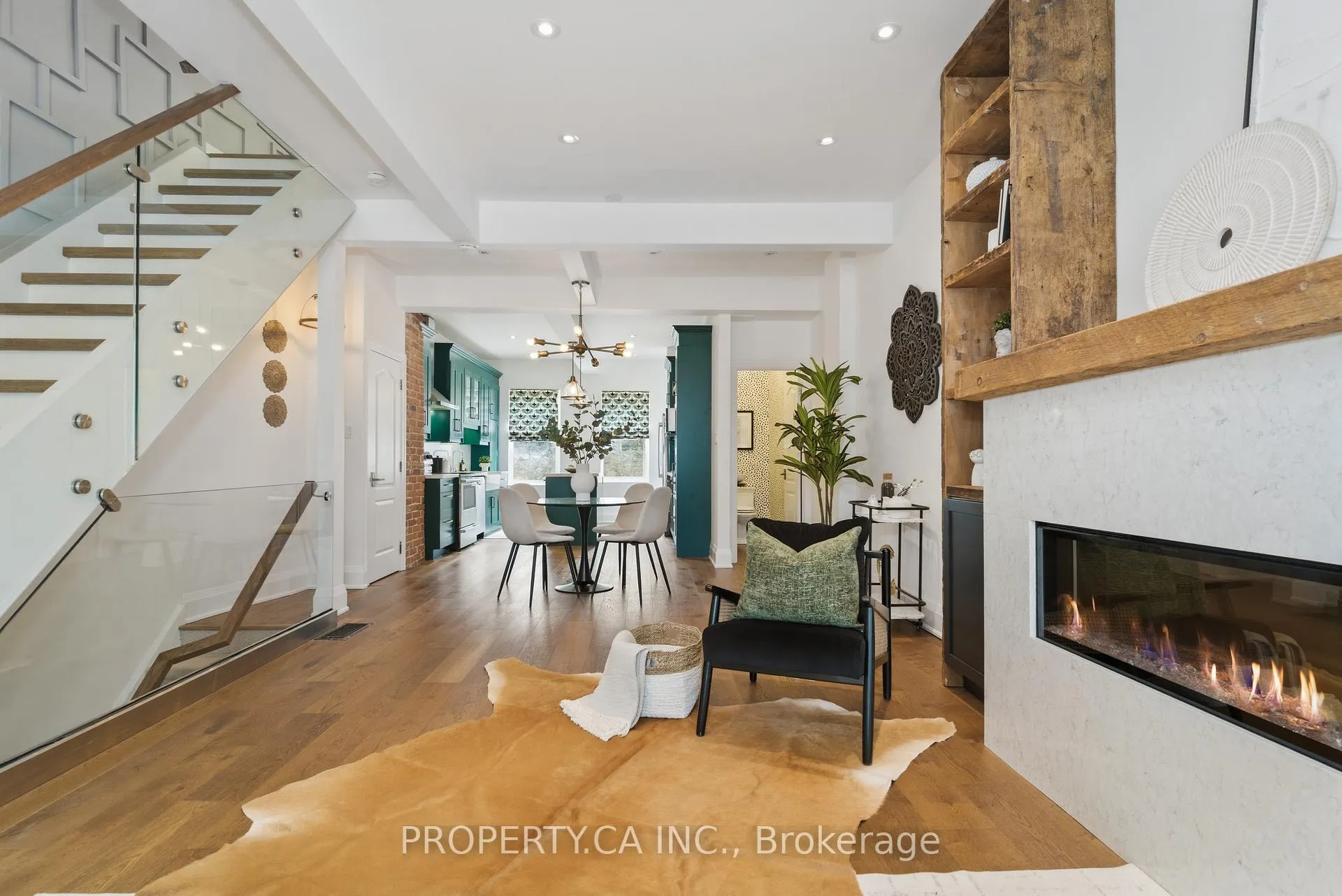 Photo 7 of 45 Swanwick Avenue, Toronto, The Beaches — HOMEH