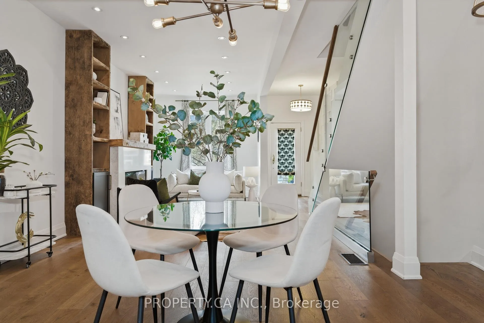 Photo 10 of 45 Swanwick Avenue, Toronto, The Beaches — HOMEH