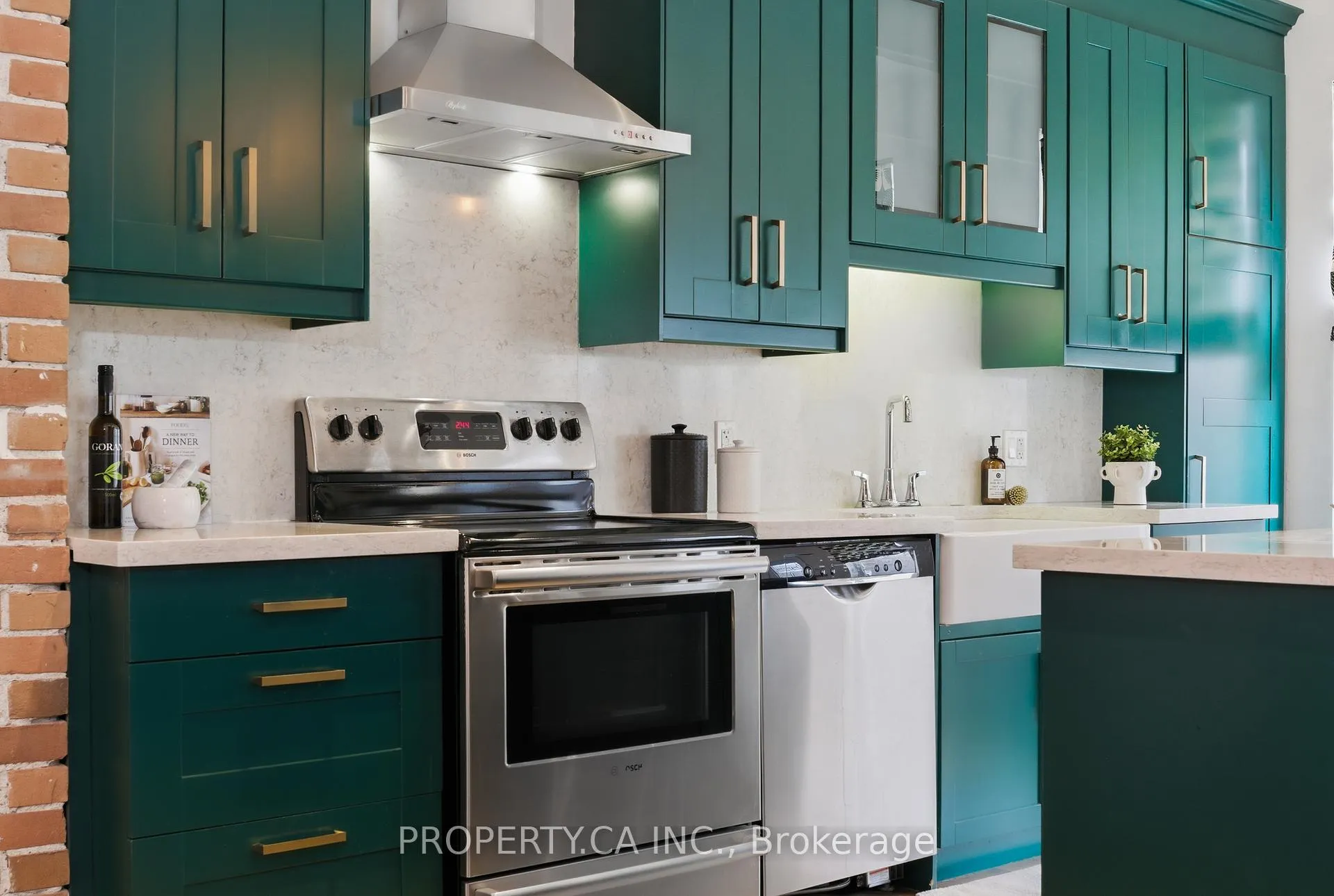 Photo 14 of 45 Swanwick Avenue, Toronto, The Beaches — HOMEH