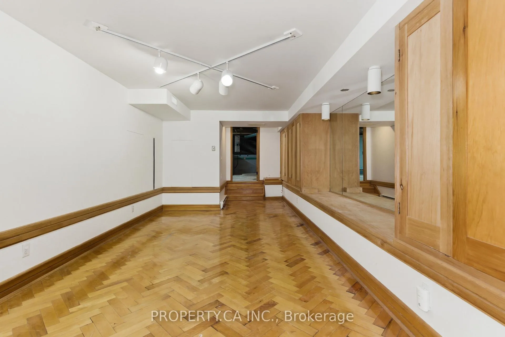 Photo 32 of 45 Swanwick Avenue, Toronto, The Beaches — HOMEH