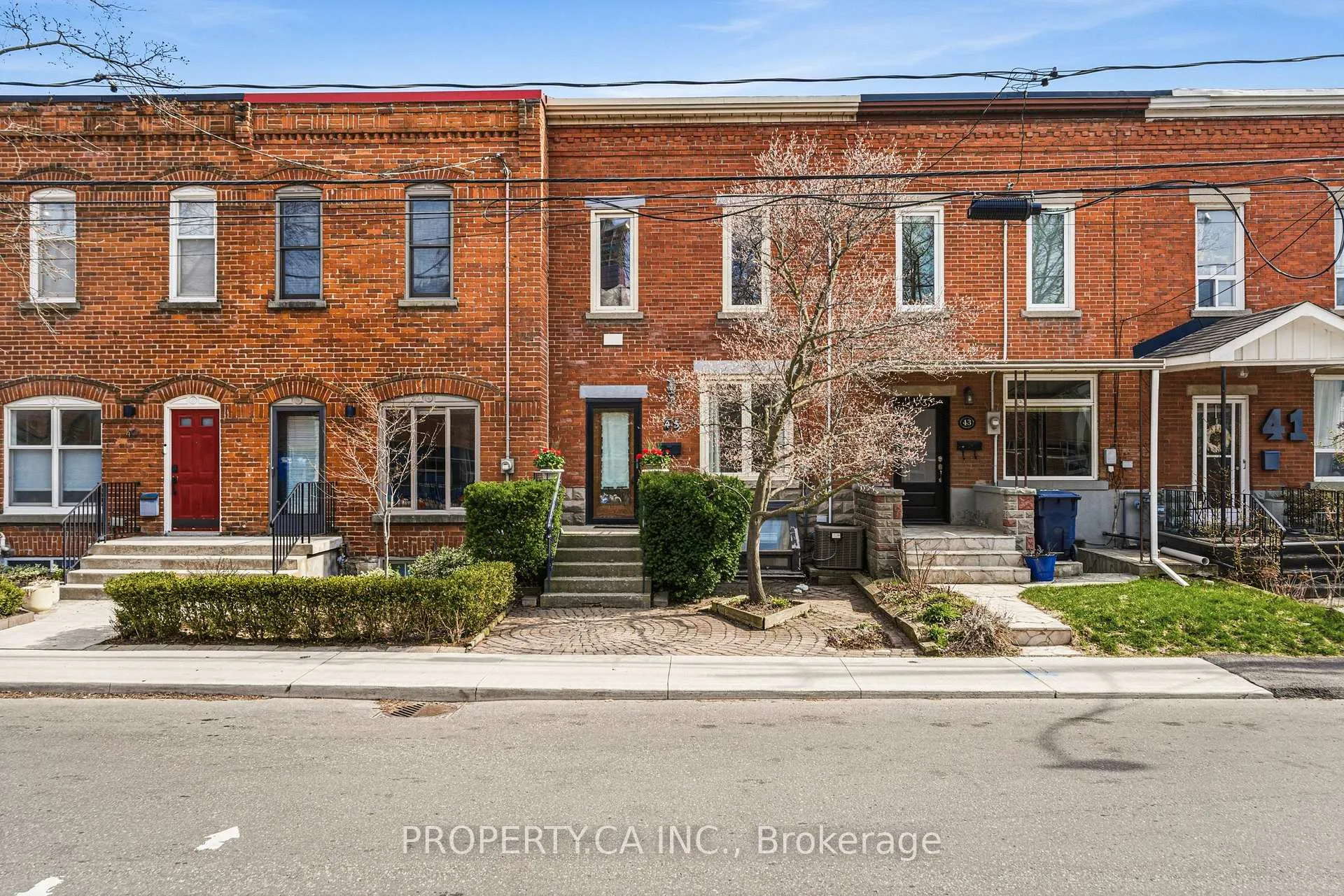 Photo 40 of 45 Swanwick Avenue, Toronto, The Beaches — HOMEH