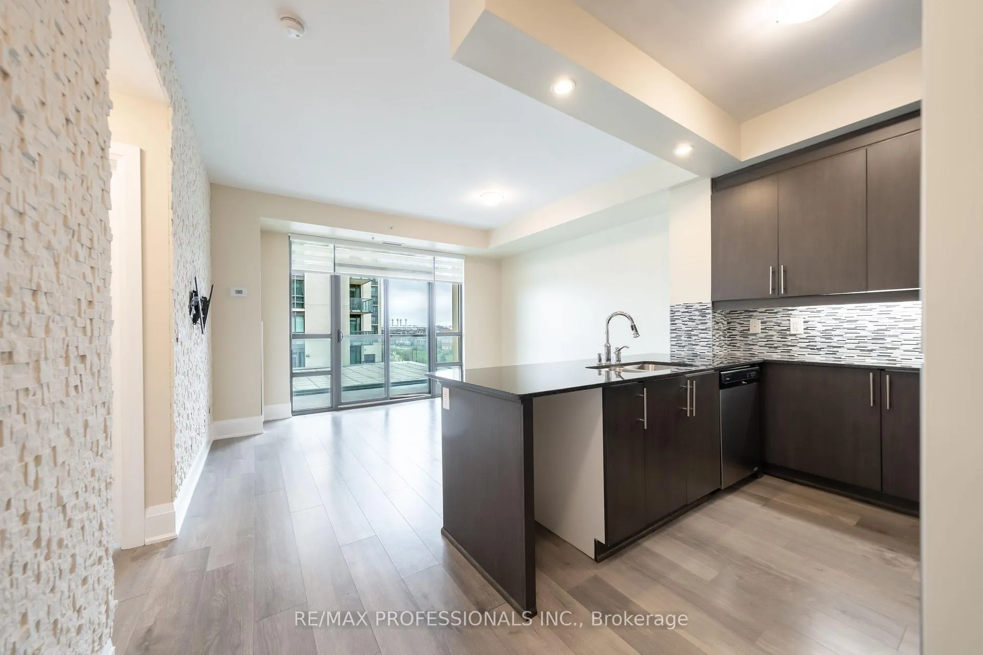 Photo 5 of Unit 307, 45 Yorkland Boulevard, Brampton, Goreway Drive Corridor — HOMEH