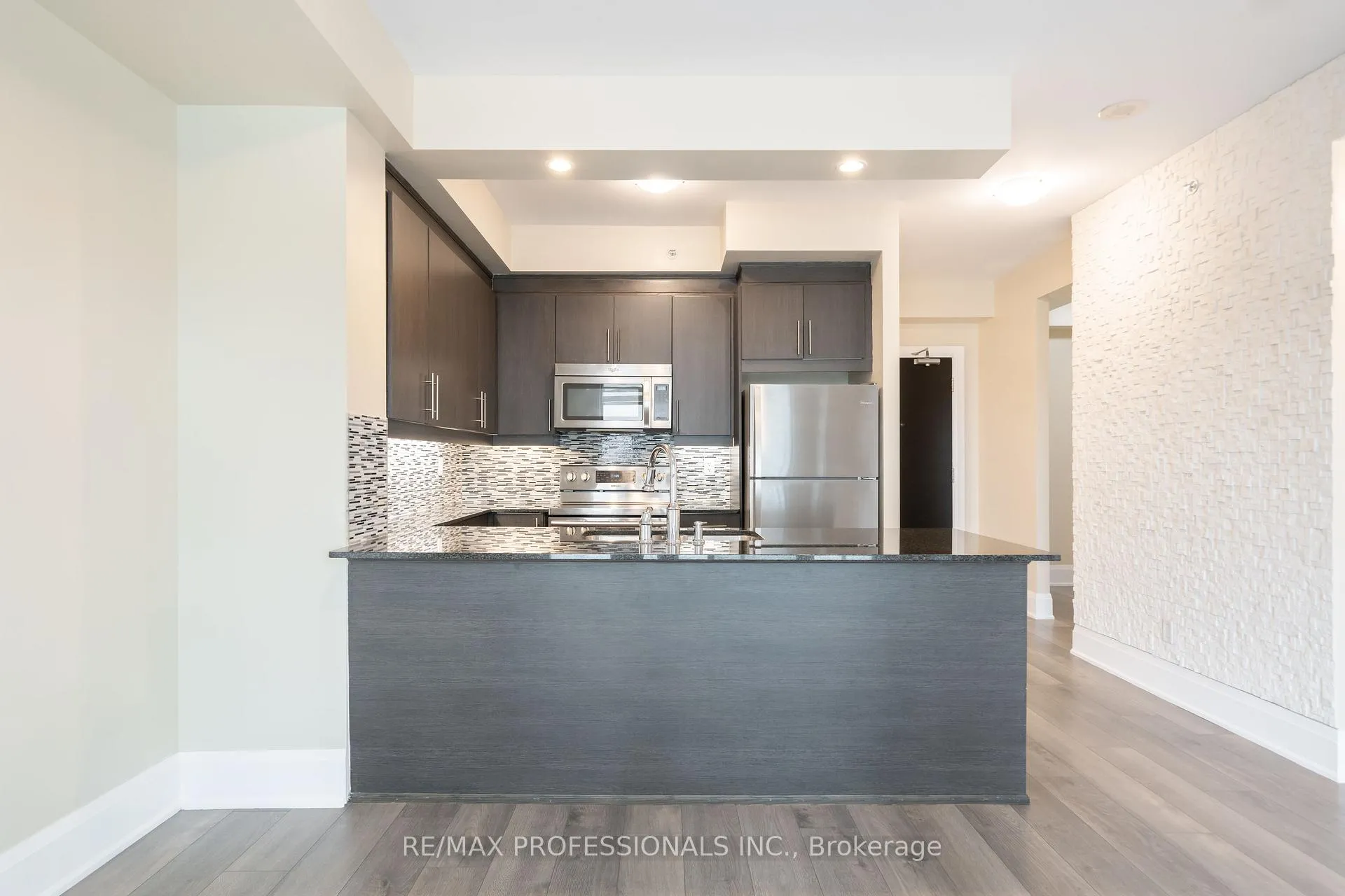 Photo 8 of Unit 307, 45 Yorkland Boulevard, Brampton, Goreway Drive Corridor — HOMEH