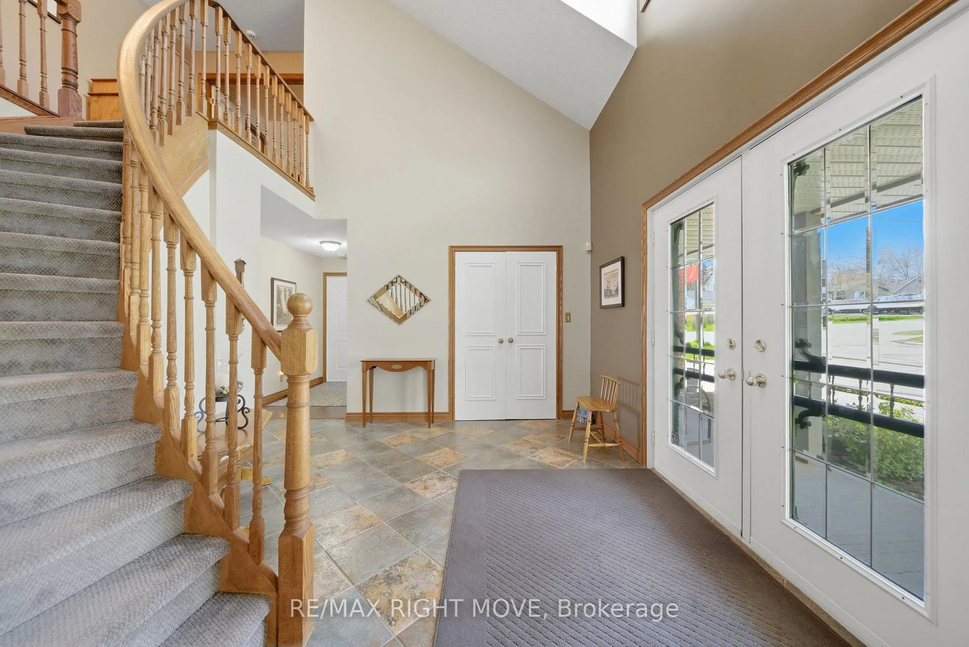 Photo 2 of 177 Brant Street W, Orillia — HOMEH