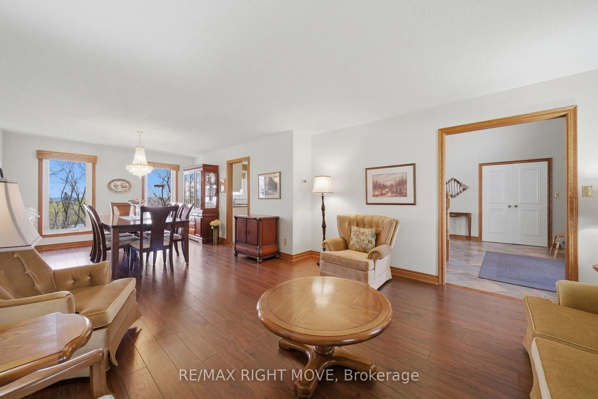 Photo 4 of 177 Brant Street W, Orillia — HOMEH