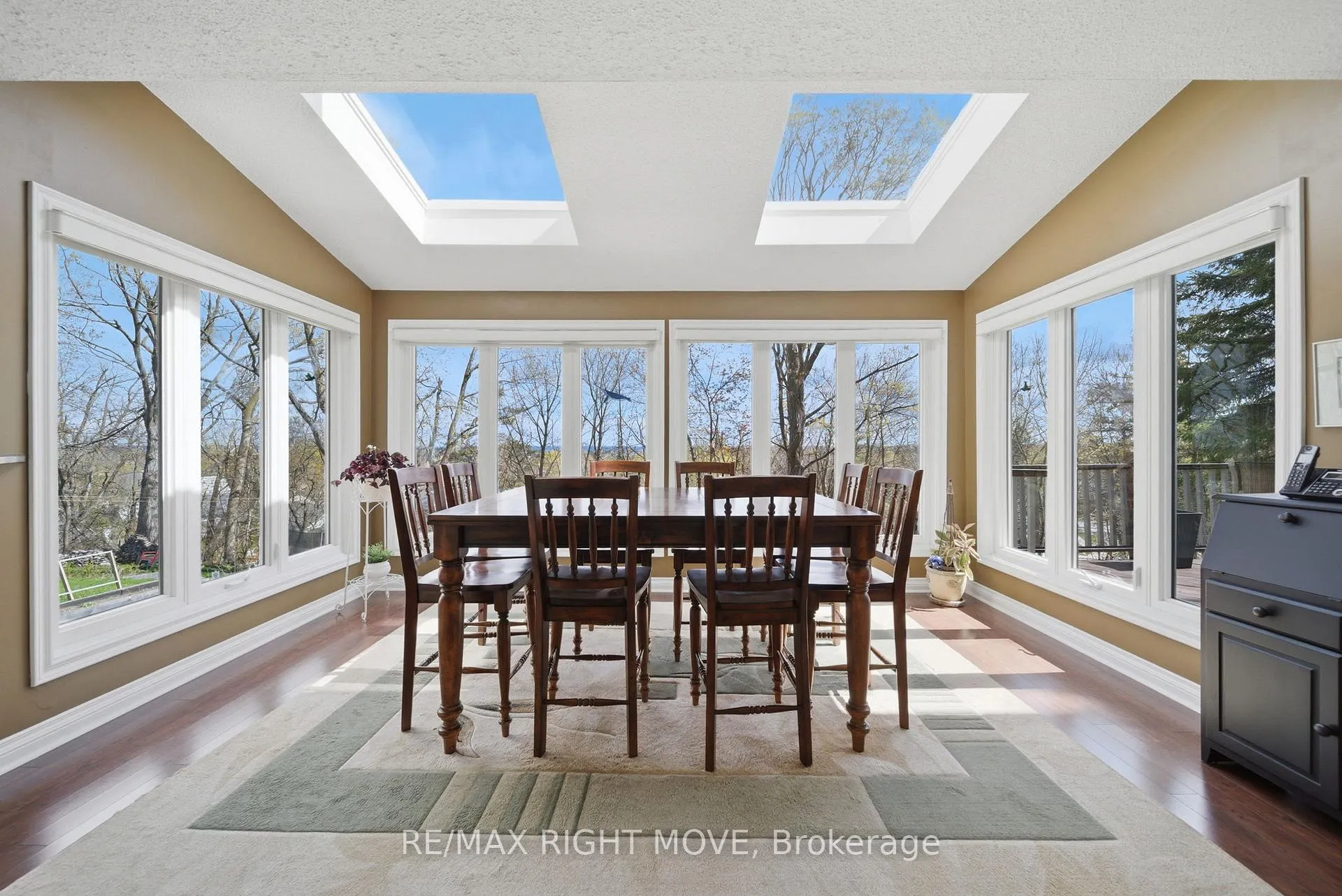 Photo 15 of 177 Brant Street W, Orillia — HOMEH