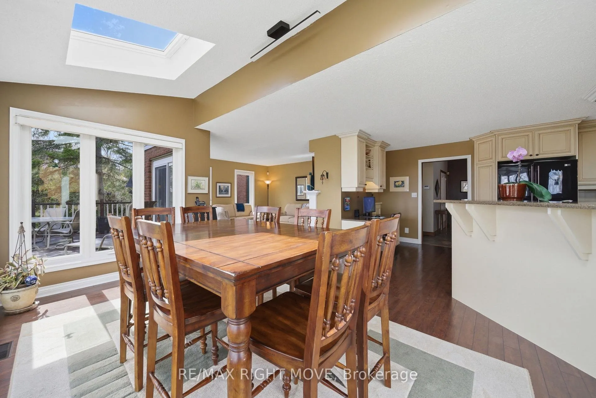 Photo 16 of 177 Brant Street W, Orillia — HOMEH