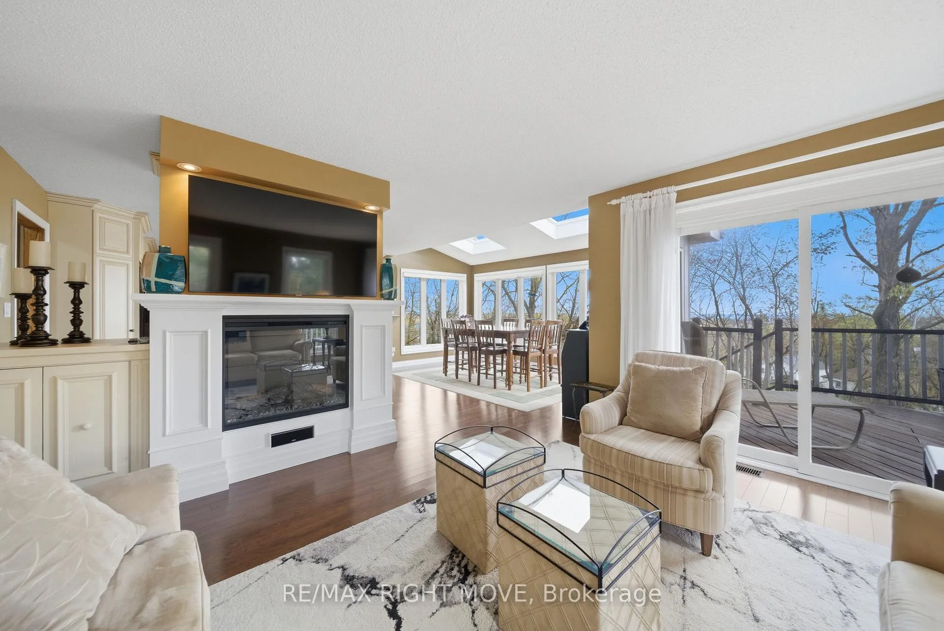 Photo 19 of 177 Brant Street W, Orillia — HOMEH