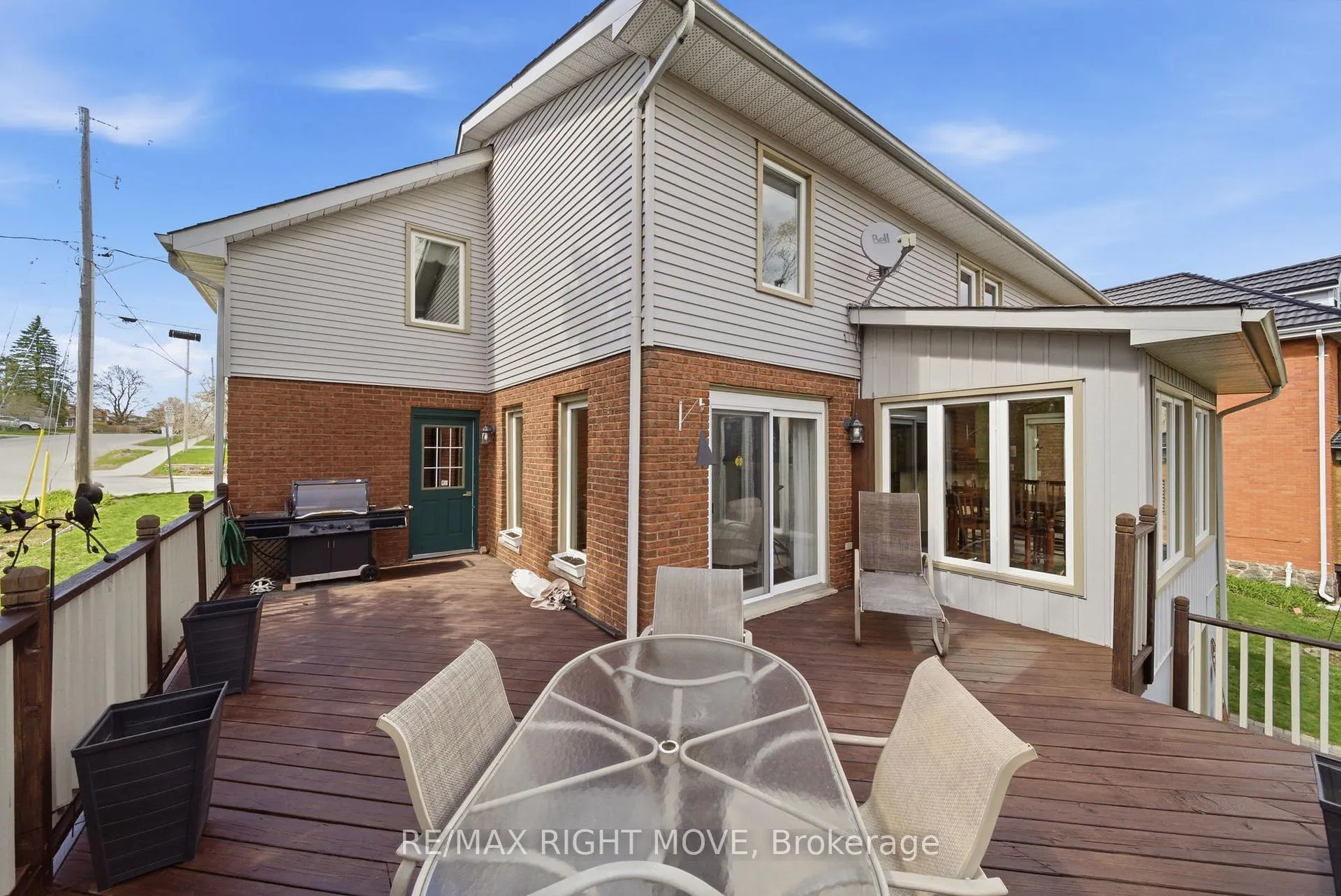 Photo 39 of 177 Brant Street W, Orillia — HOMEH