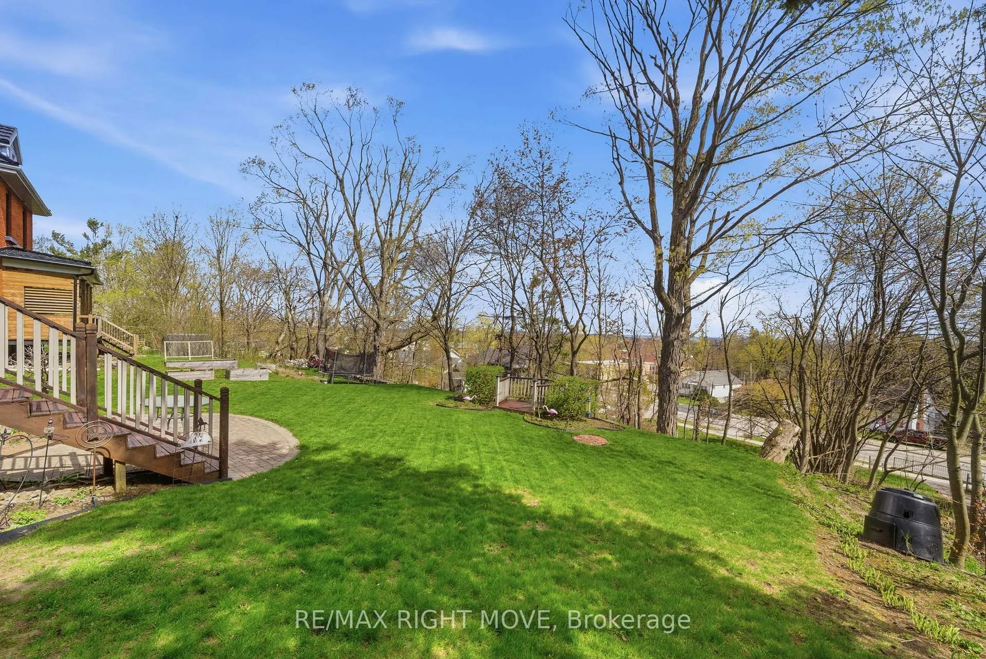 Photo 43 of 177 Brant Street W, Orillia — HOMEH