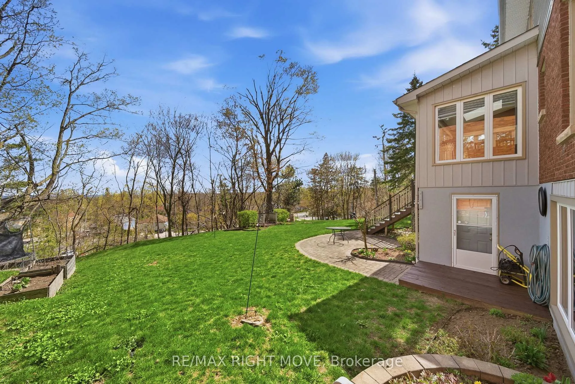 Photo 44 of 177 Brant Street W, Orillia — HOMEH