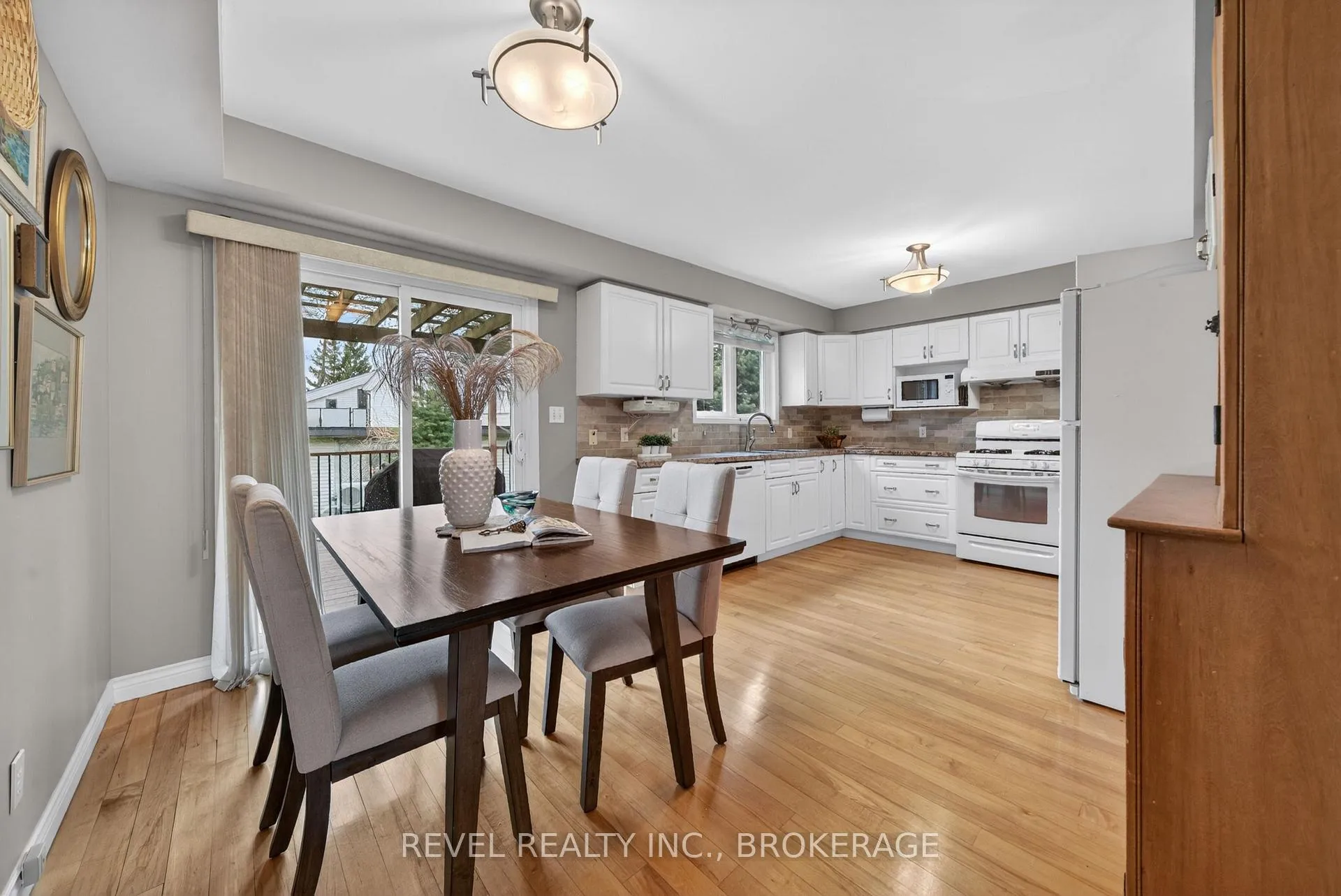 Photo 9 of 43 Lakeland Point Drive, Kingston, City Southwest — HOMEH