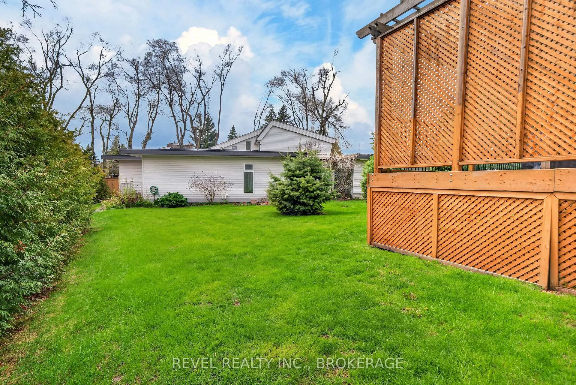 Photo 37 of 43 Lakeland Point Drive, Kingston, City Southwest — HOMEH