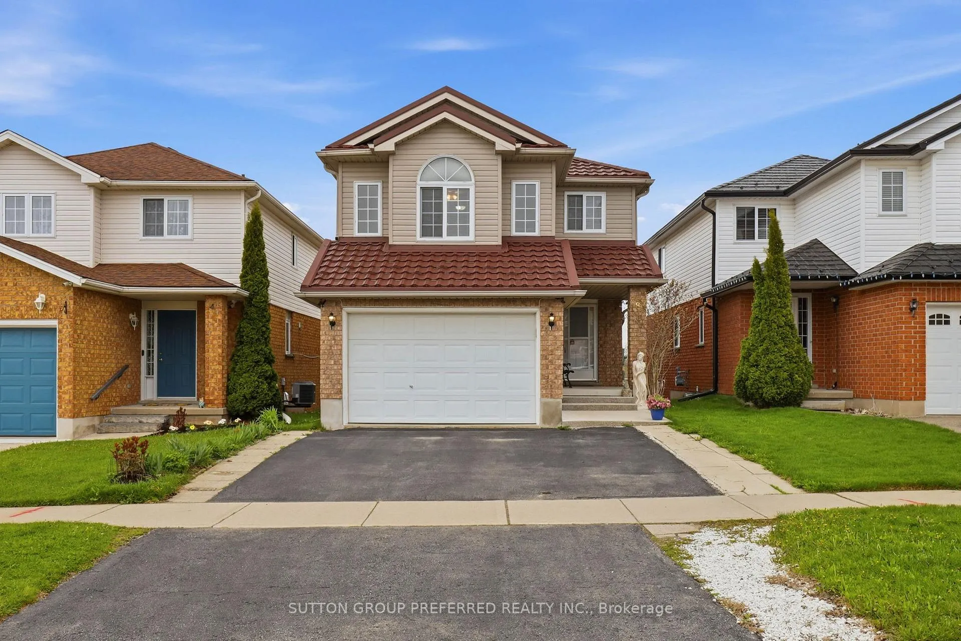 Photo 2 of 187 Hollyridge Crescent, Kitchener — HOMEH