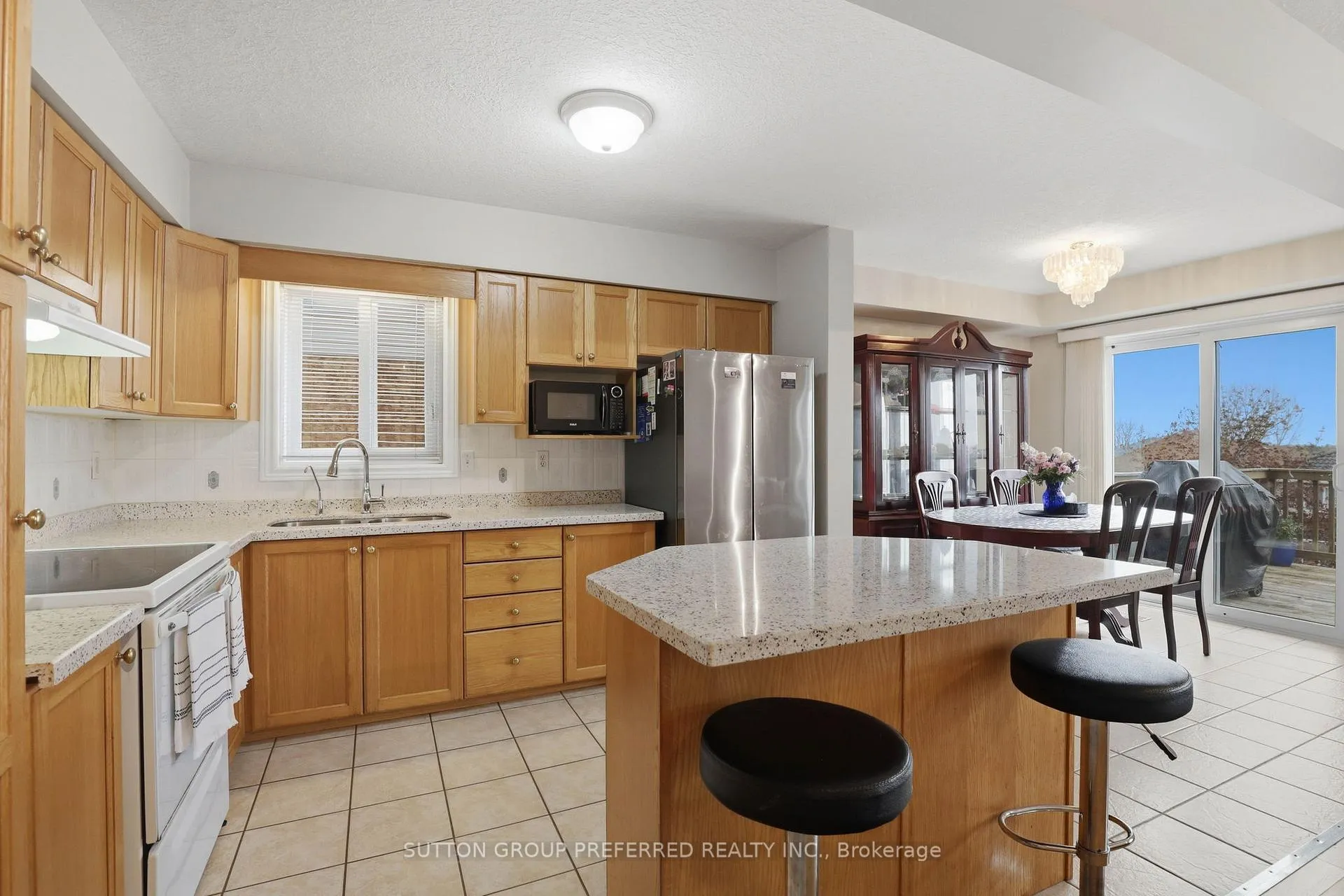 Photo 8 of 187 Hollyridge Crescent, Kitchener — HOMEH