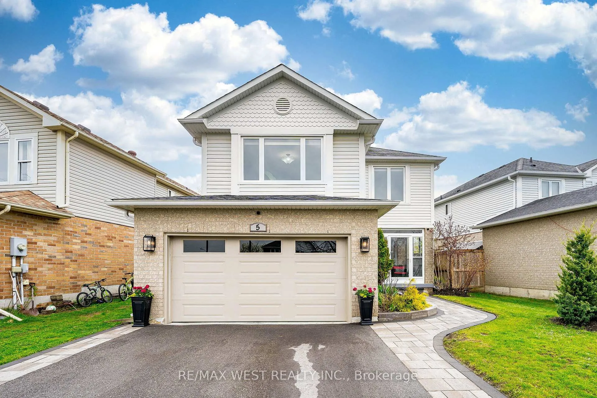 Front of 5 Moir Crescent