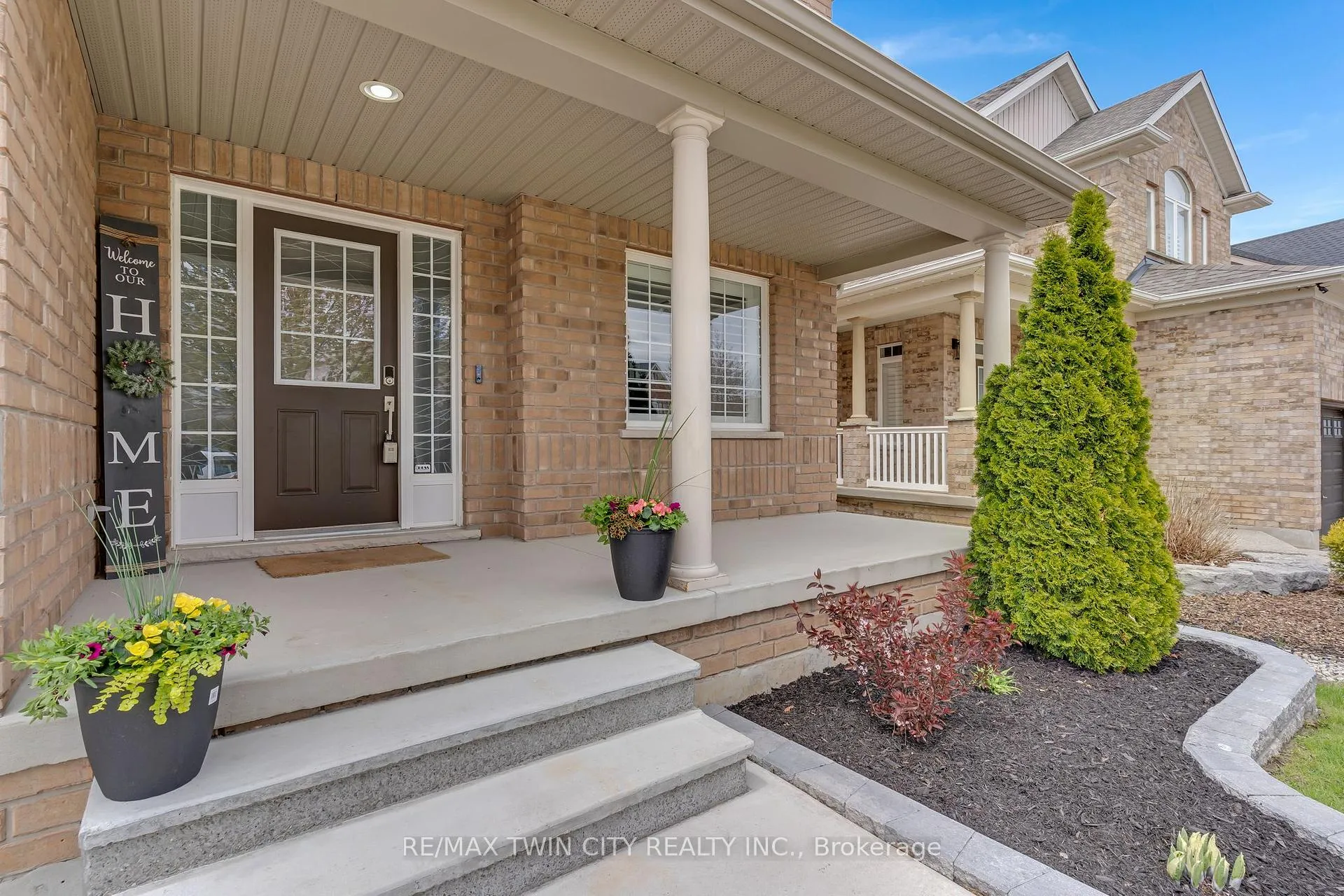 Photo 4 of 237 Waterbend Crescent, Kitchener — HOMEH