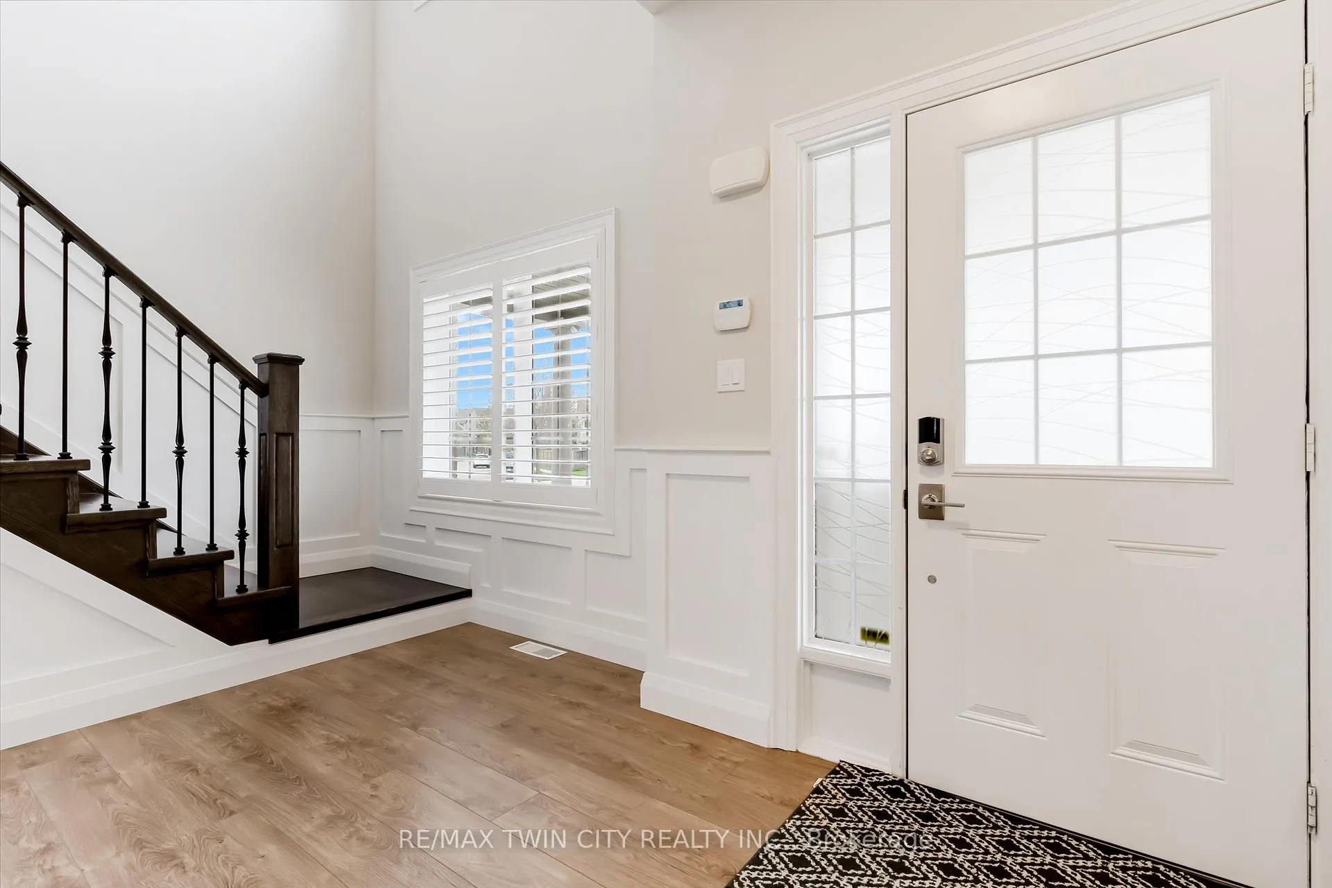 Photo 5 of 237 Waterbend Crescent, Kitchener — HOMEH