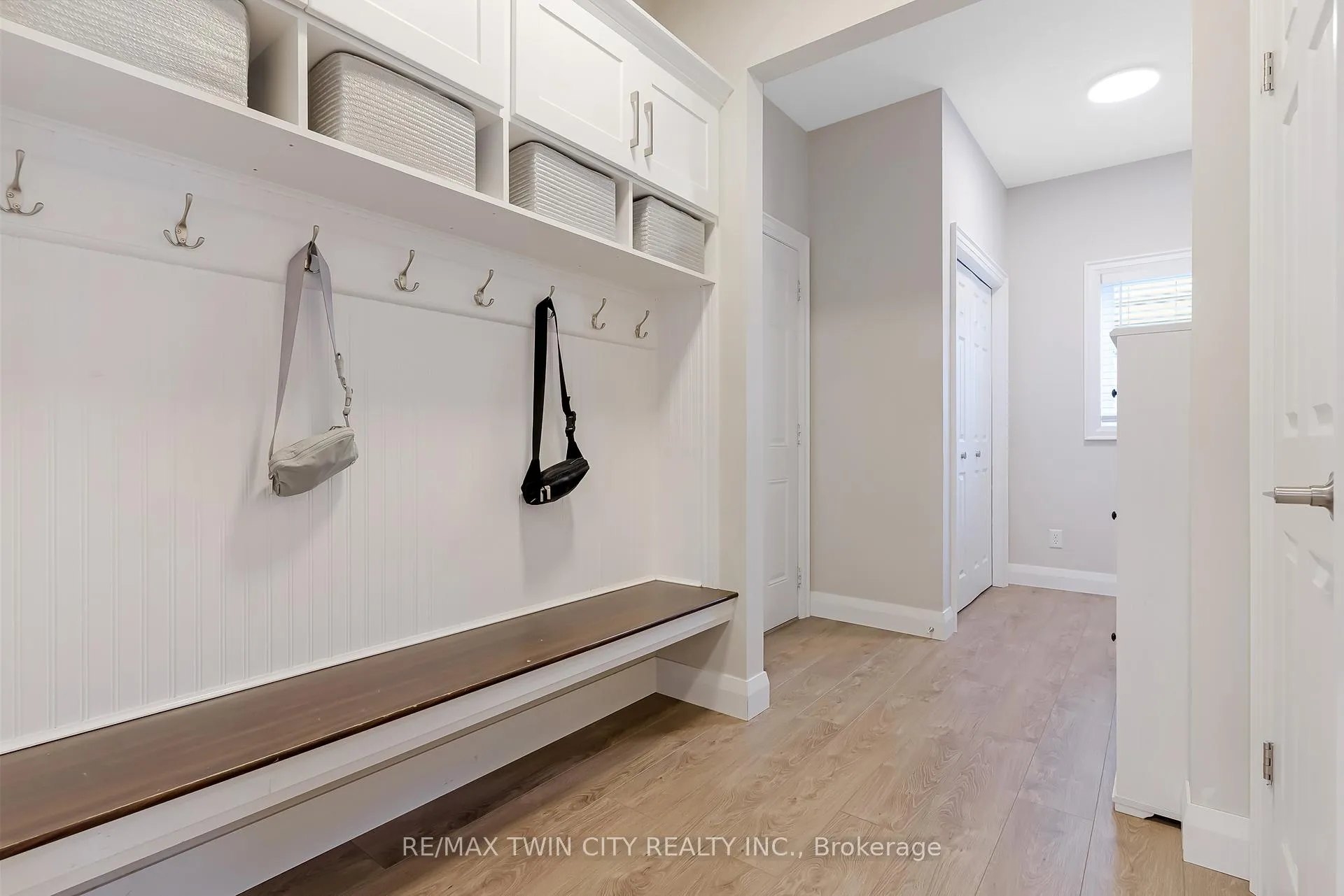 Photo 11 of 237 Waterbend Crescent, Kitchener — HOMEH