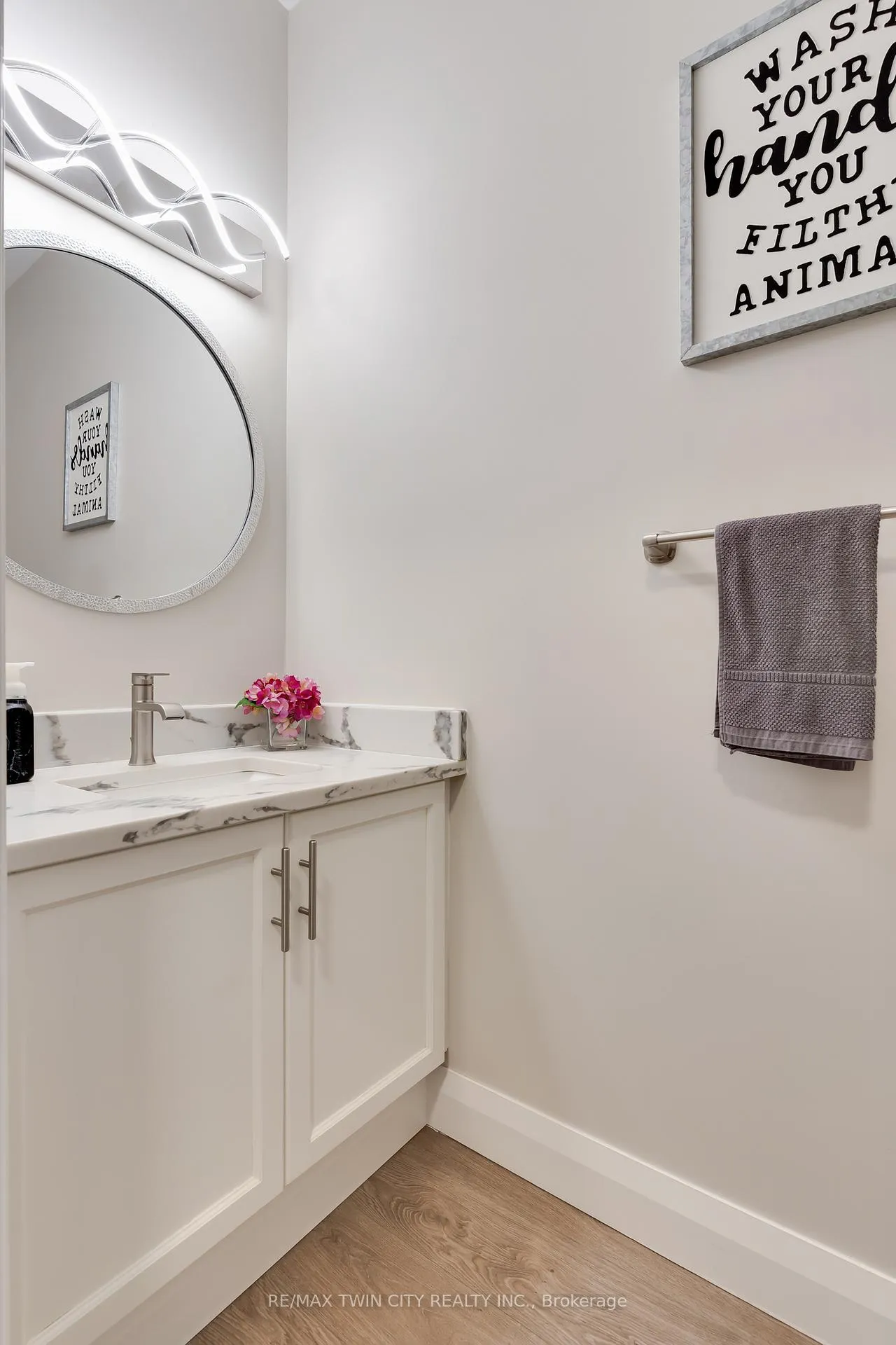 Photo 12 of 237 Waterbend Crescent, Kitchener — HOMEH