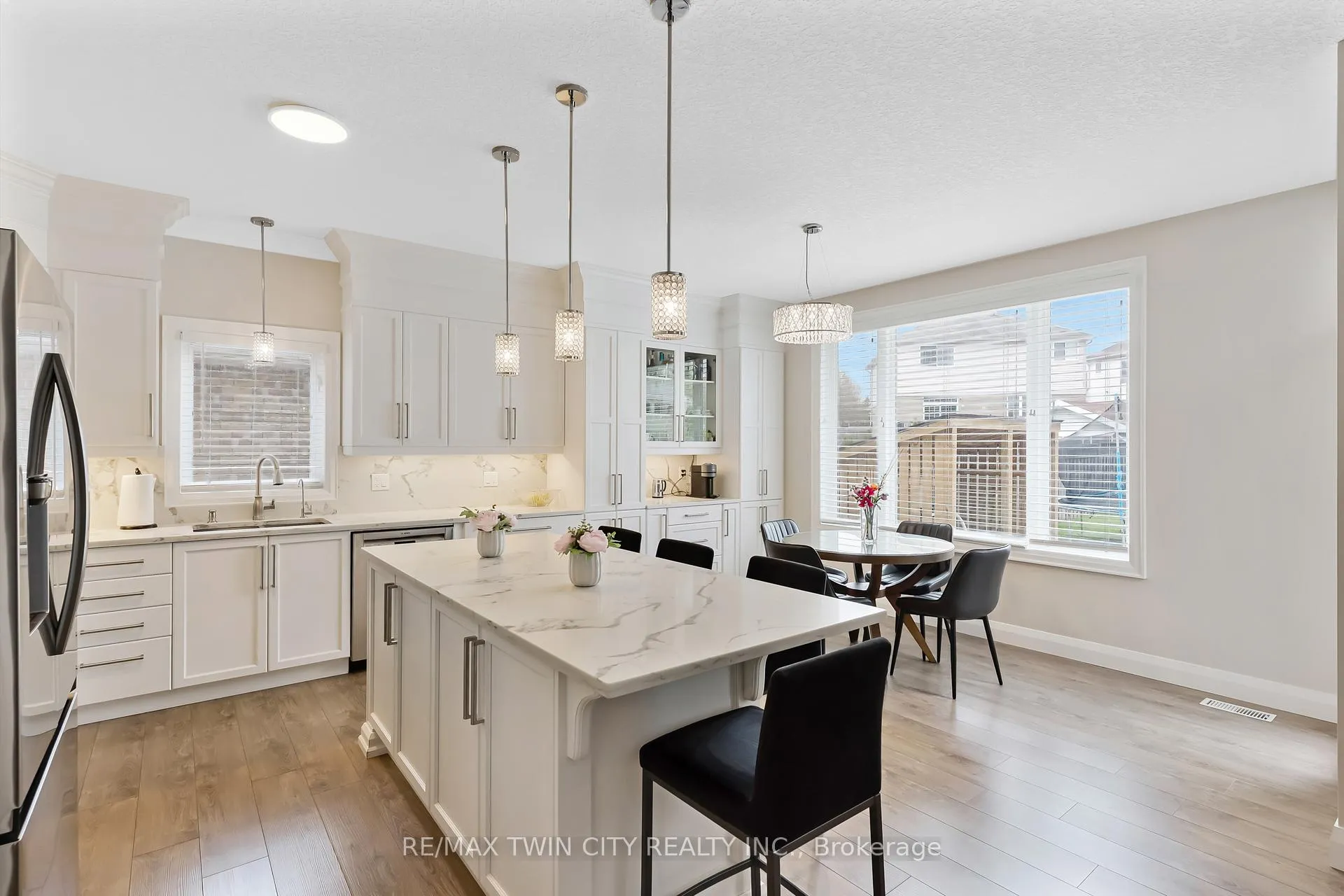 Photo 19 of 237 Waterbend Crescent, Kitchener — HOMEH