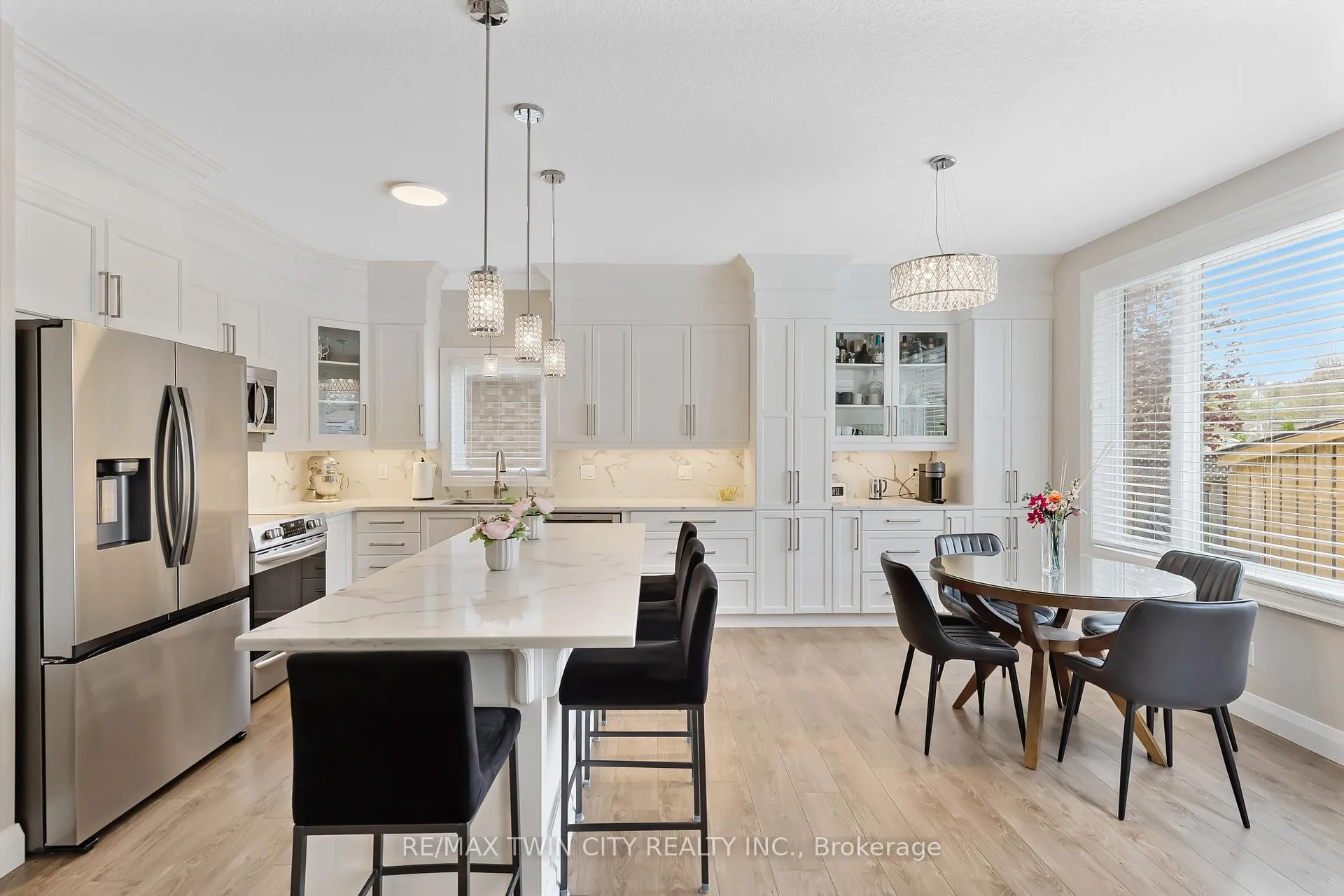 Photo 20 of 237 Waterbend Crescent, Kitchener — HOMEH