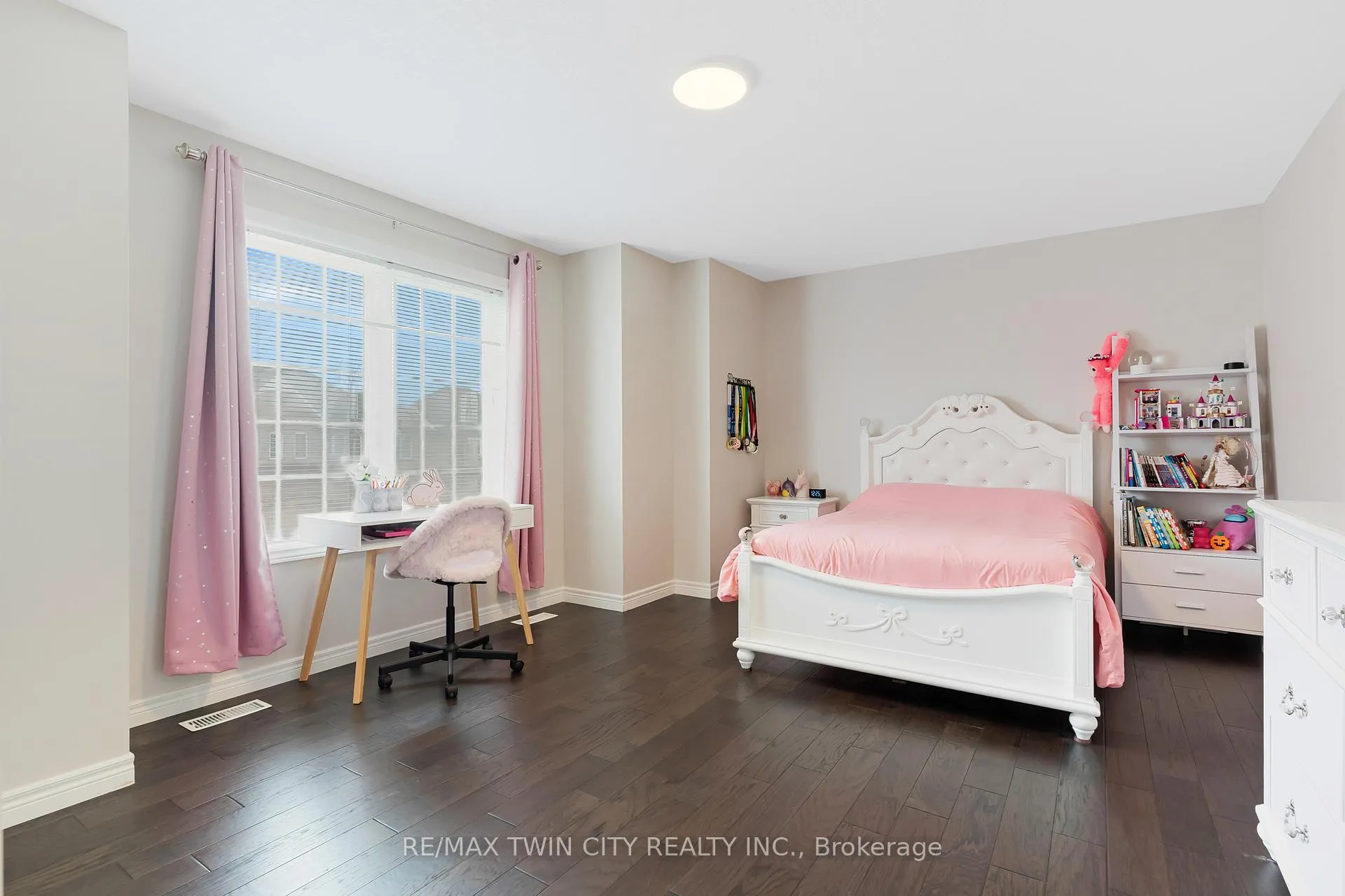 Photo 28 of 237 Waterbend Crescent, Kitchener — HOMEH