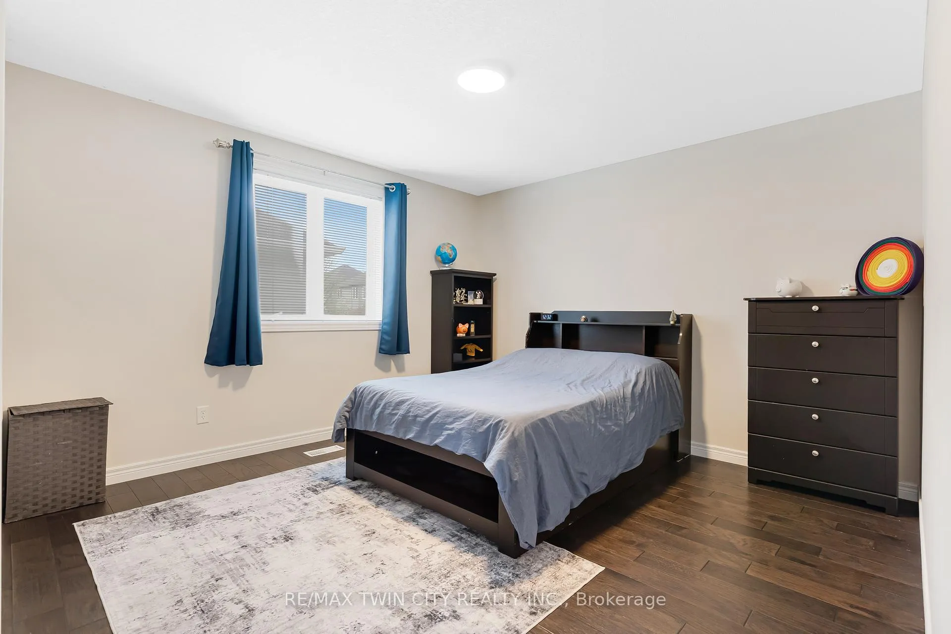 Photo 32 of 237 Waterbend Crescent, Kitchener — HOMEH