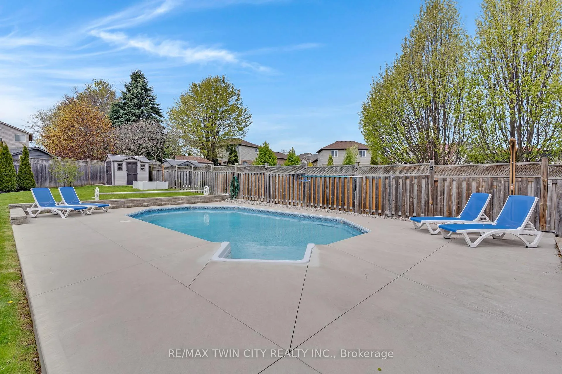 Photo 45 of 237 Waterbend Crescent, Kitchener — HOMEH