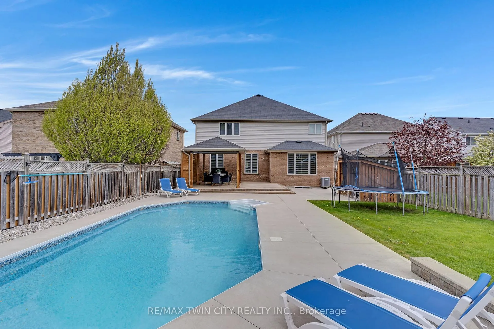 Photo 48 of 237 Waterbend Crescent, Kitchener — HOMEH