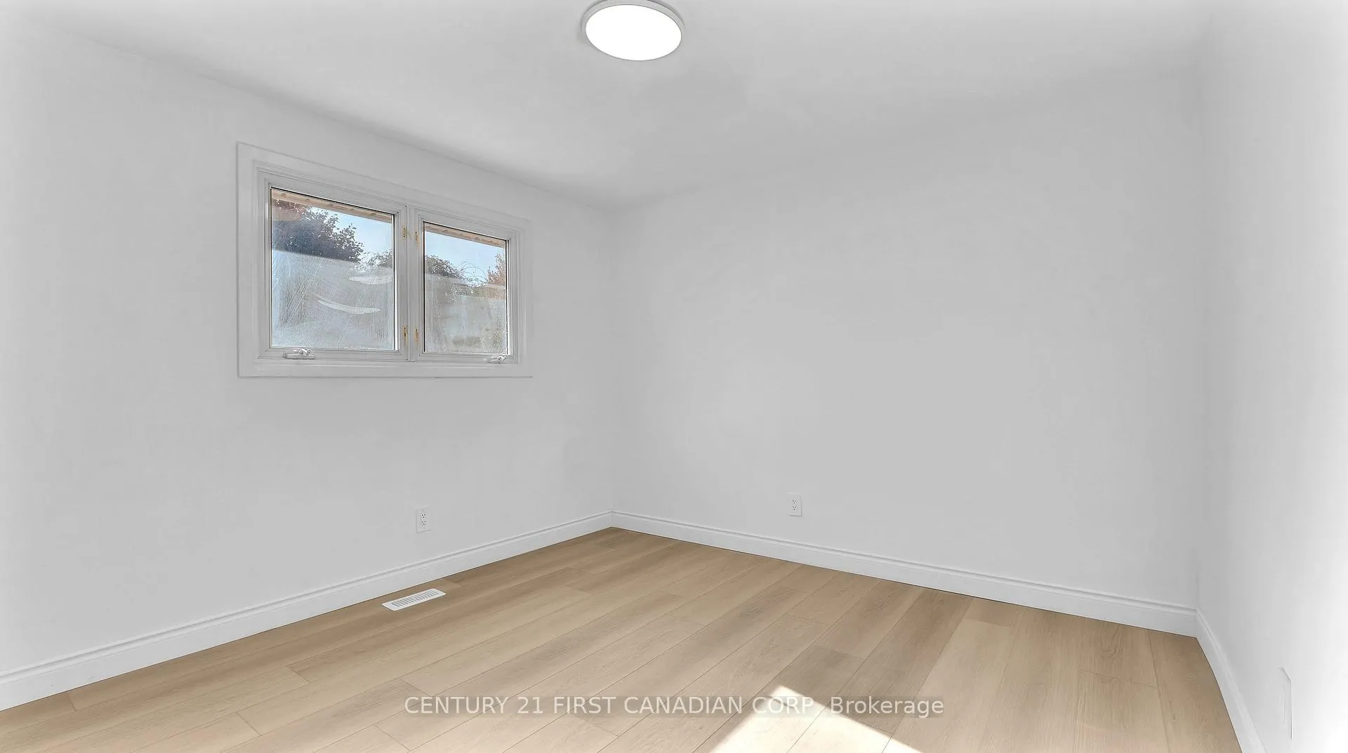 Photo 12 of Unit #UPPER, 48 Toulon Crescent, London, East I — HOMEH