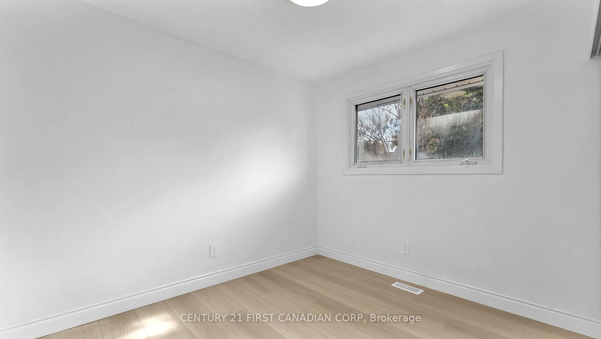 Photo 14 of Unit #UPPER, 48 Toulon Crescent, London, East I — HOMEH