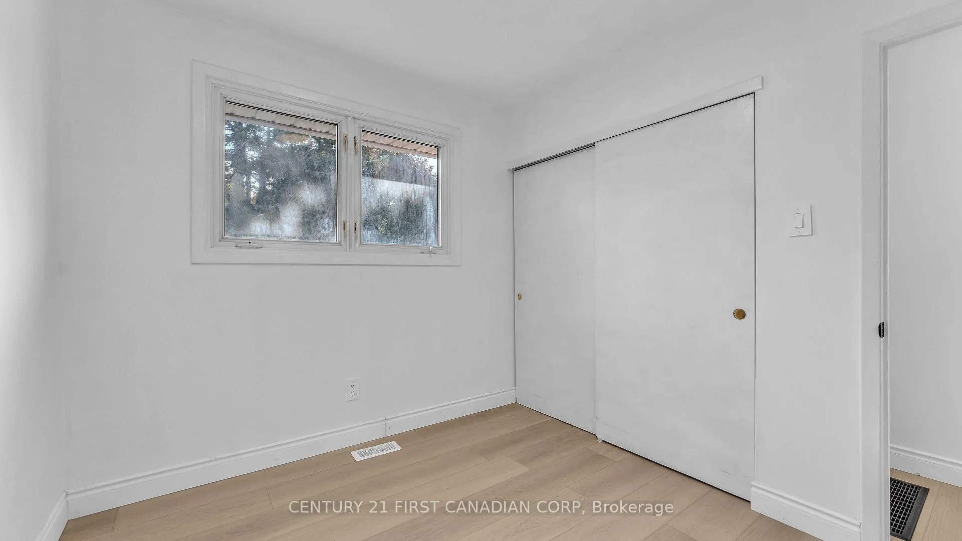 Photo 15 of Unit #UPPER, 48 Toulon Crescent, London, East I — HOMEH