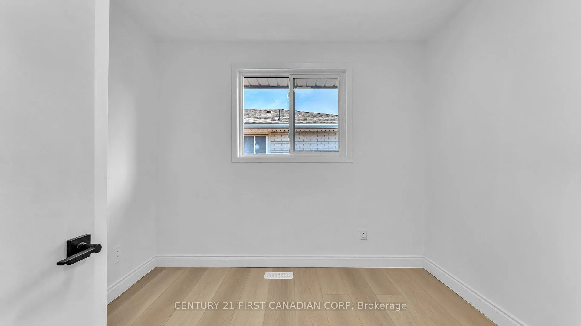 Photo 16 of Unit #UPPER, 48 Toulon Crescent, London, East I — HOMEH