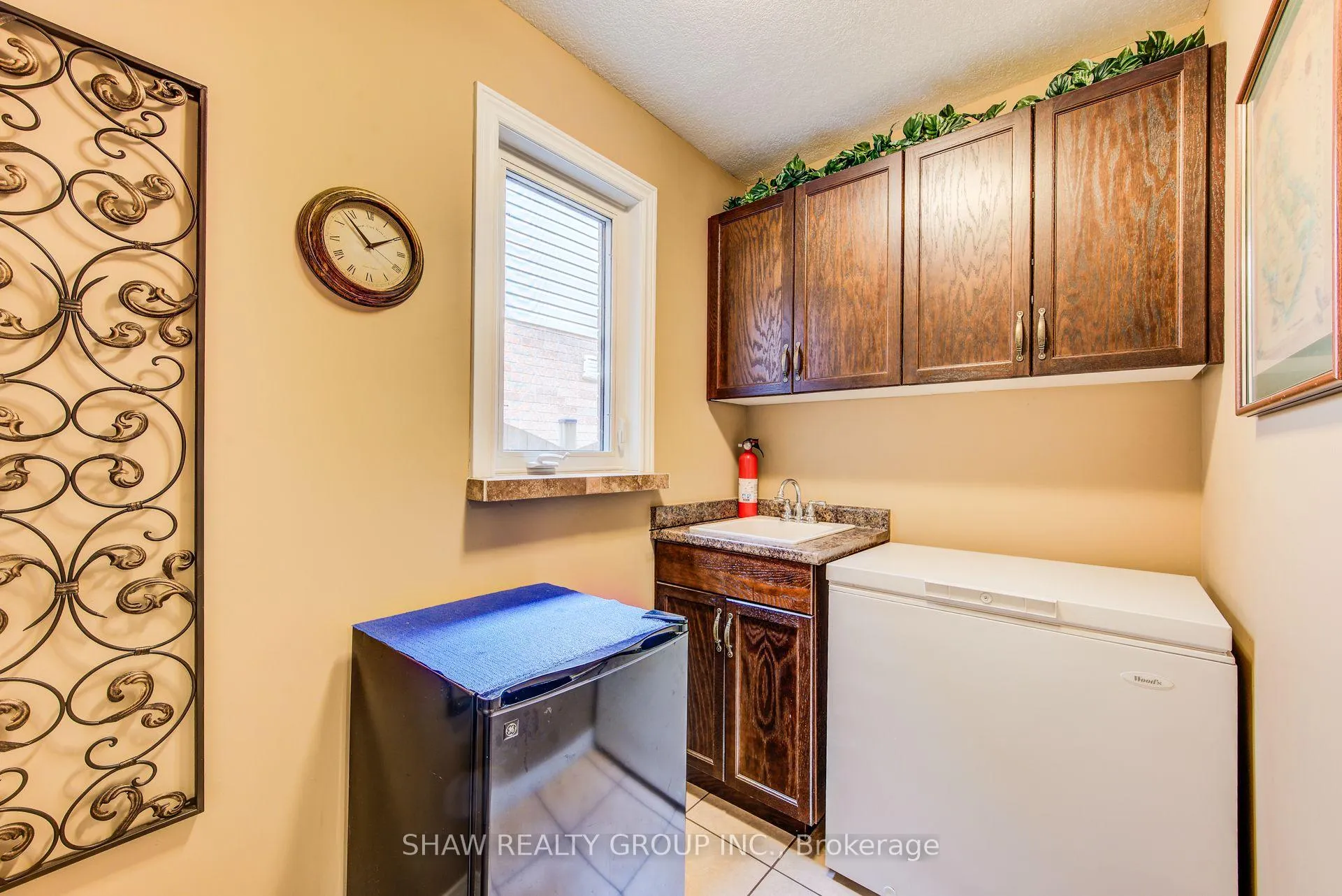 Photo 8 of 28 Walker Way, Guelph, Pineridge/Westminster Woods — HOMEH