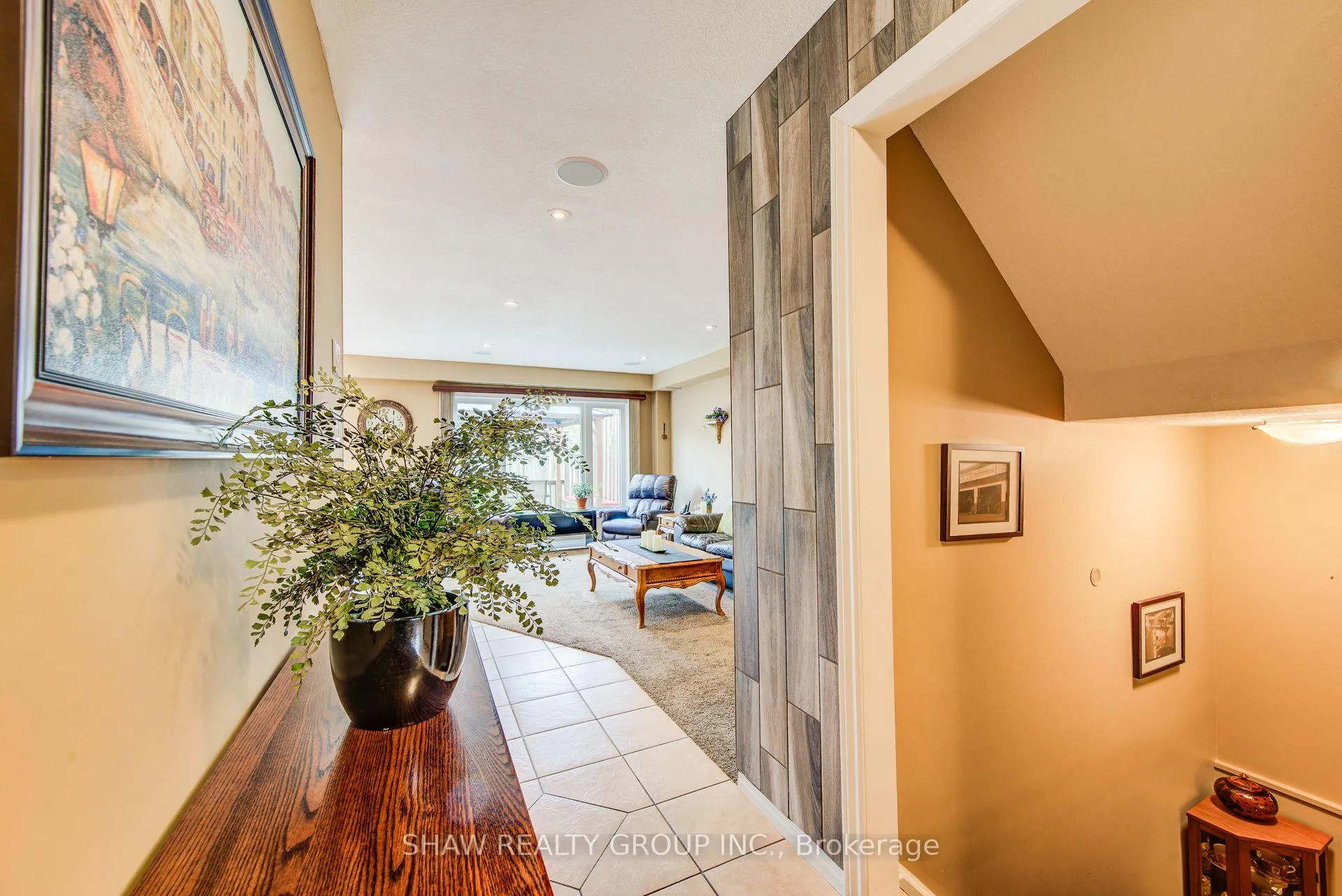 Photo 9 of 28 Walker Way, Guelph, Pineridge/Westminster Woods — HOMEH