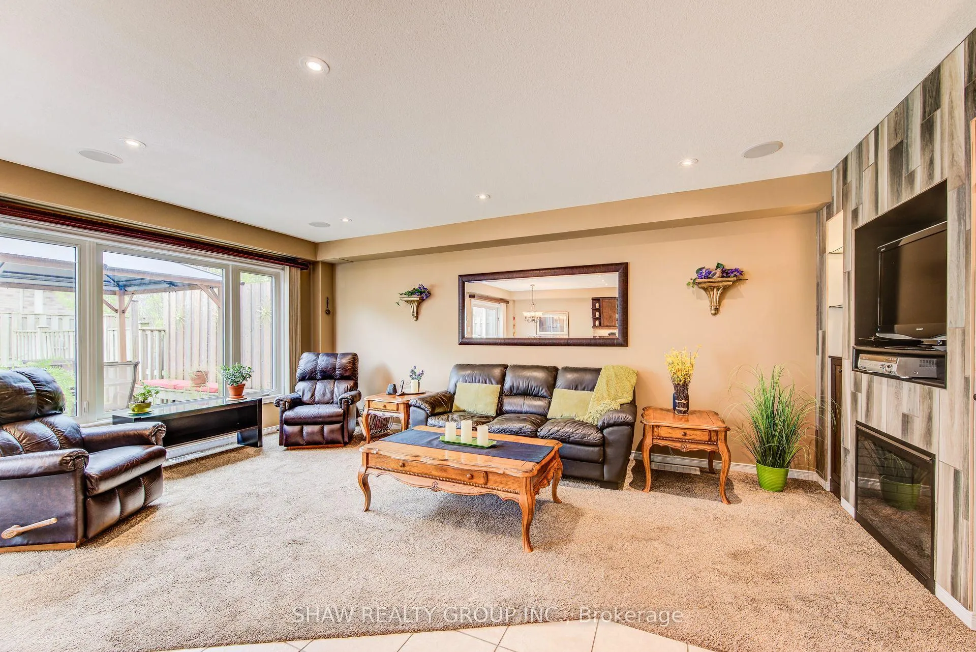 Photo 11 of 28 Walker Way, Guelph, Pineridge/Westminster Woods — HOMEH