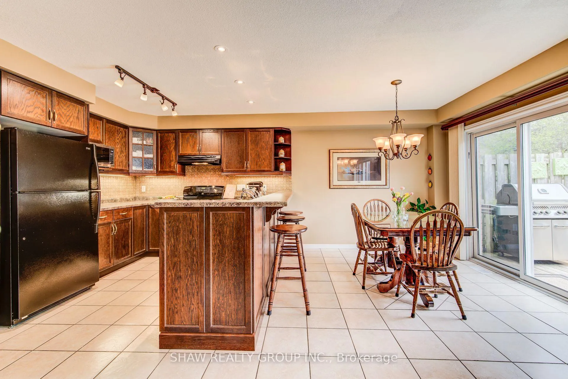 Photo 14 of 28 Walker Way, Guelph, Pineridge/Westminster Woods — HOMEH